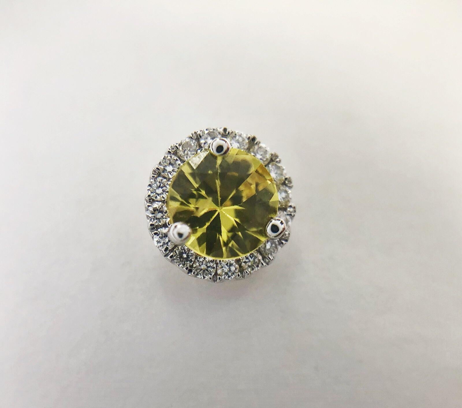 0.75 Carats of Natural Yellow Sapphire Halo Stud Earrings with 0.16 ctw Diamonds In New Condition In Houston, TX