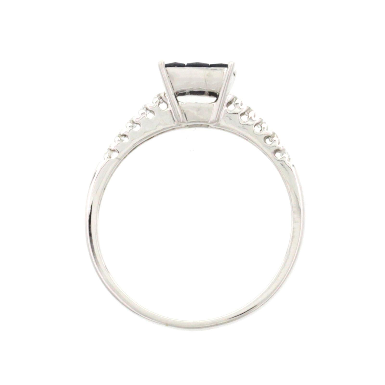Alliance en or 18 carats avec saphirs bleus de 0,75 carat et diamants de 0,12 carat en vente 2
