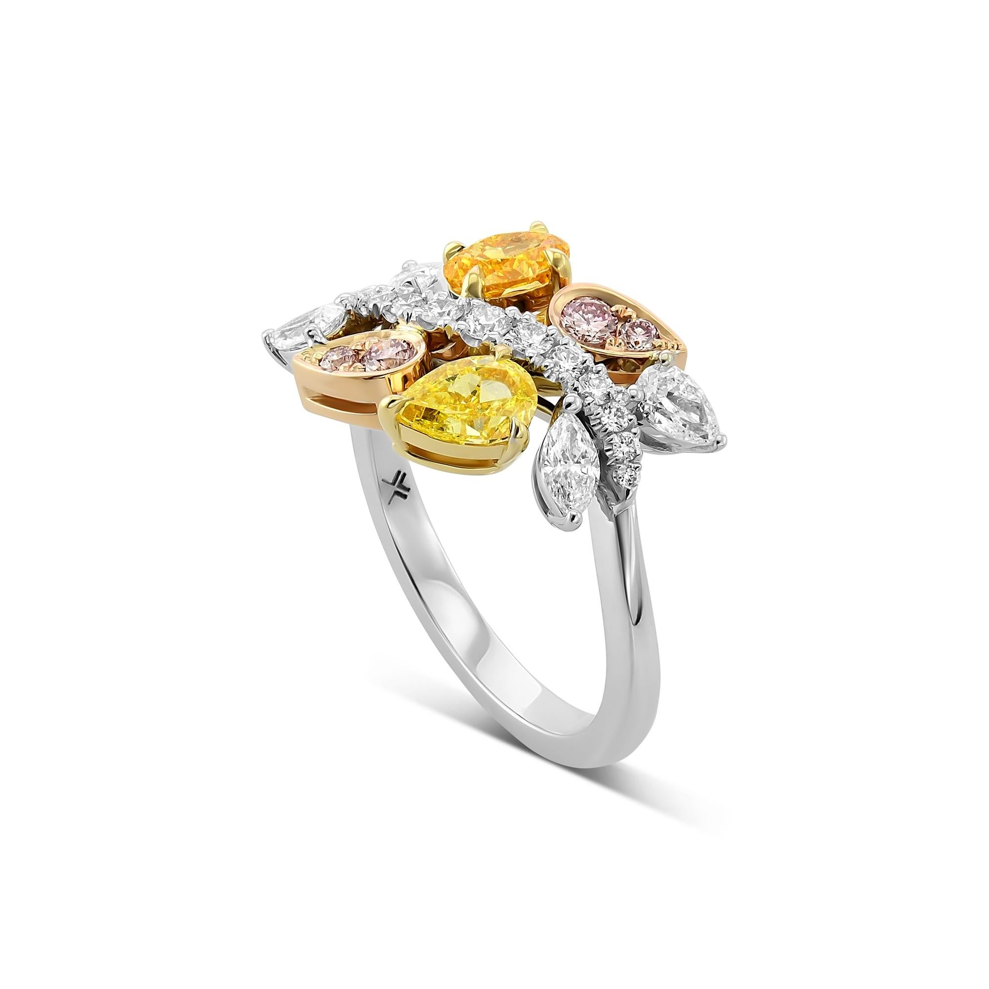 Modern 0.75 cts CS's GIA Certified Multi-Color Diamond Cluster Couture Ring For Sale