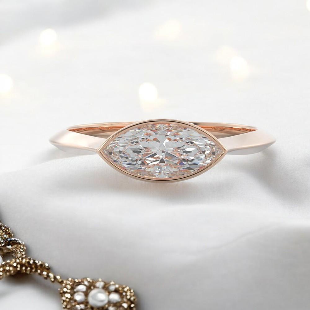 Contemporary 0.75 Cts F/VS1 East West Marquise Diamond GIA Certified Engagement Ring 18K Gold For Sale