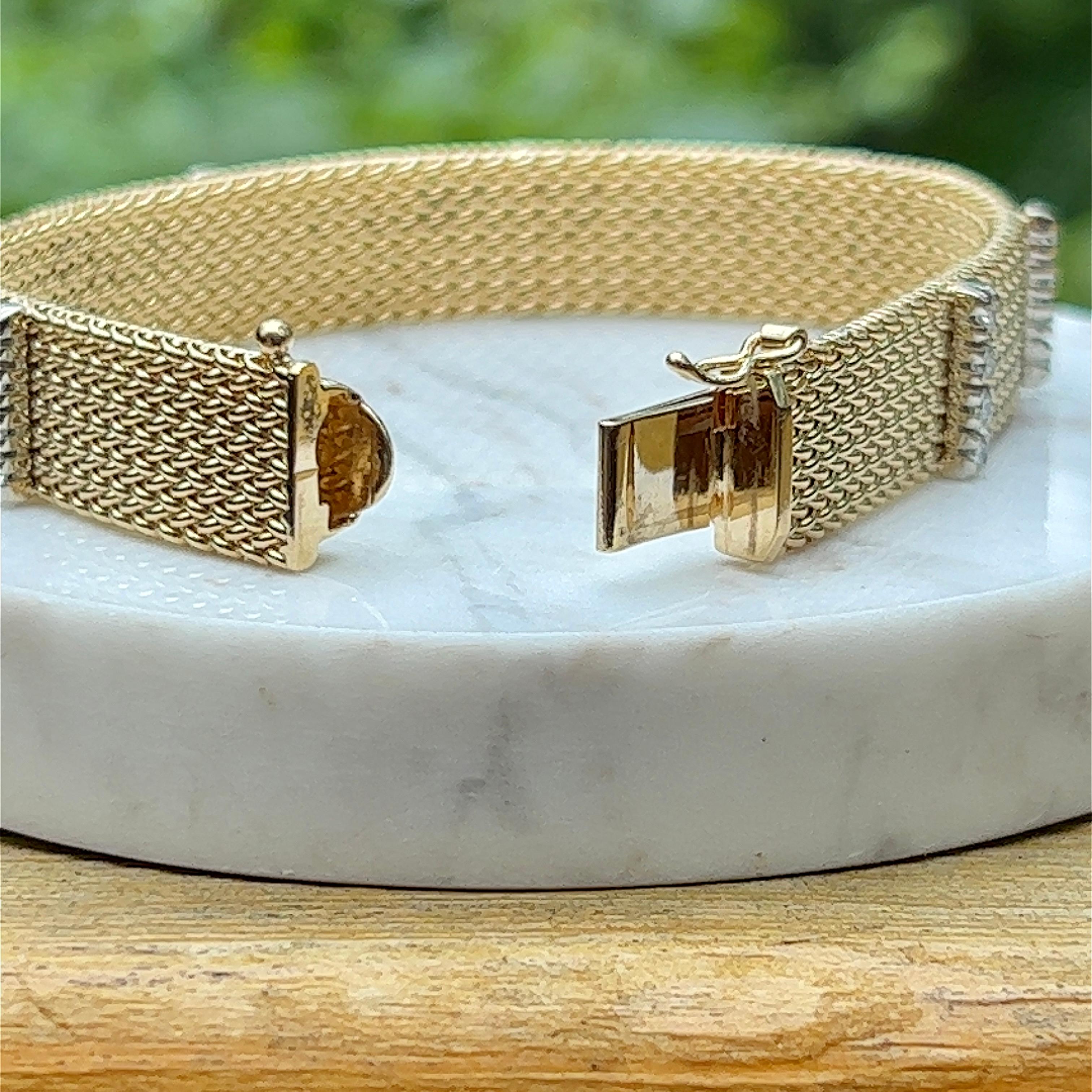 Contemporary 0.75 CTW Diamond Mesh Bracelet in 14 Karat Yellow Gold For Sale