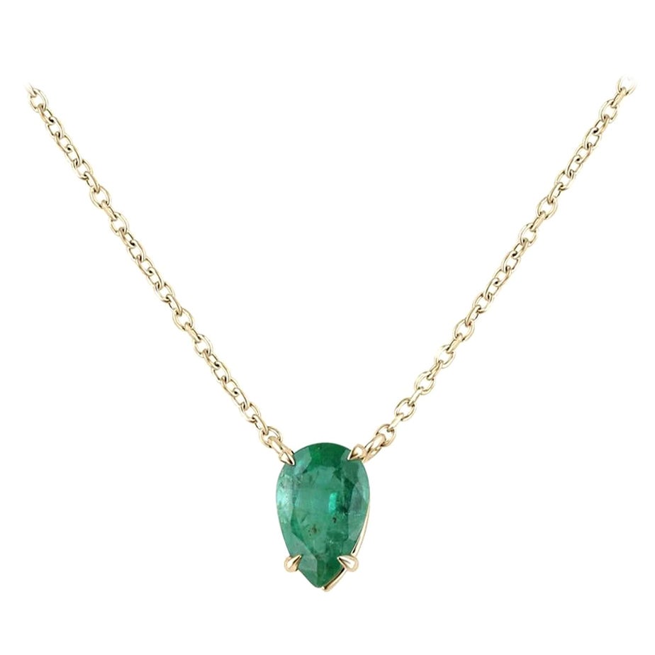 0.75ct 14K Nature Medium Dark Green Pear Cut Emerald Prong Set Pendant Necklace en vente