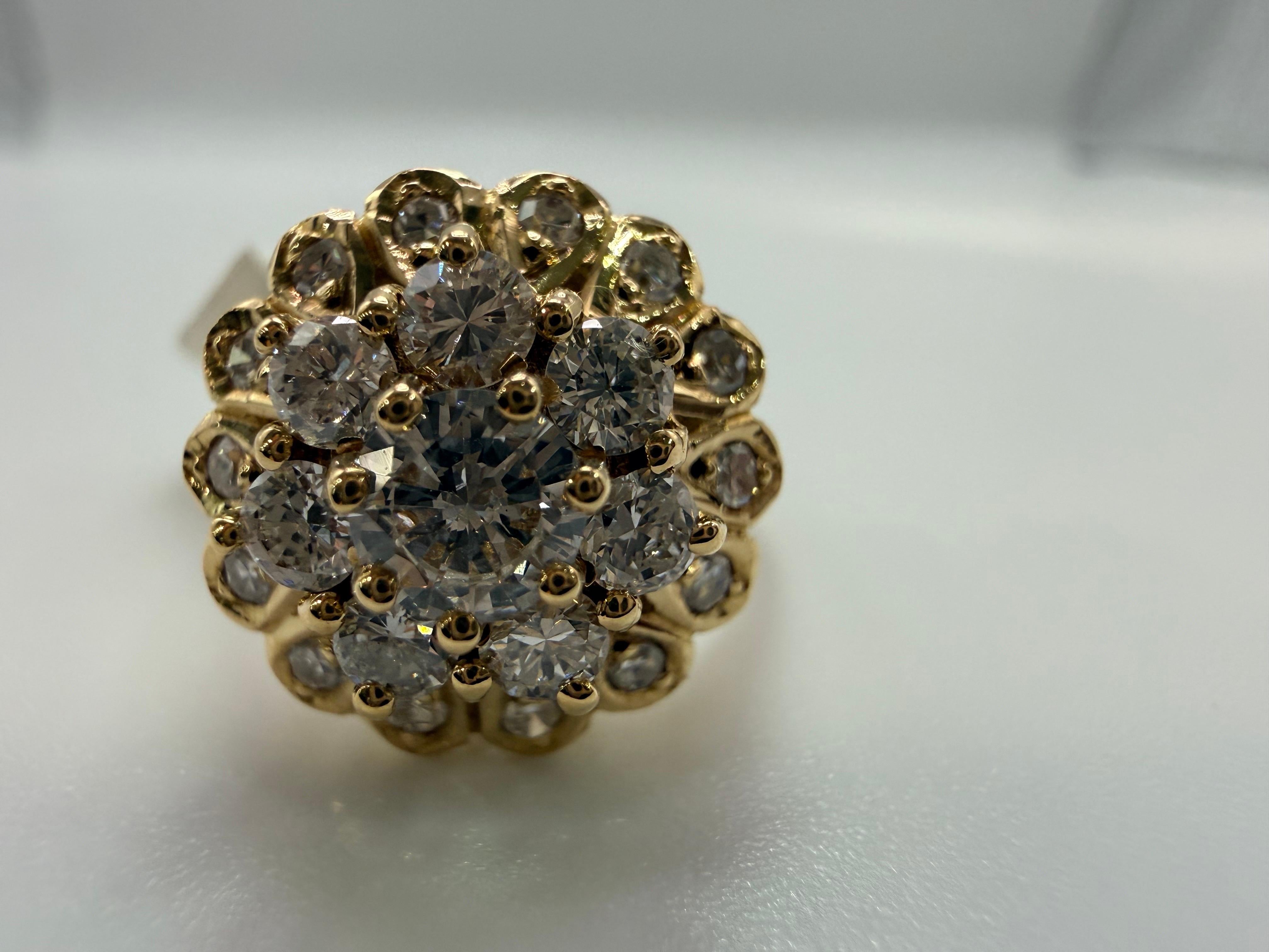 0.75ct Bague florale unique faite à la main or jaune 18KT année inconnue en vente 1