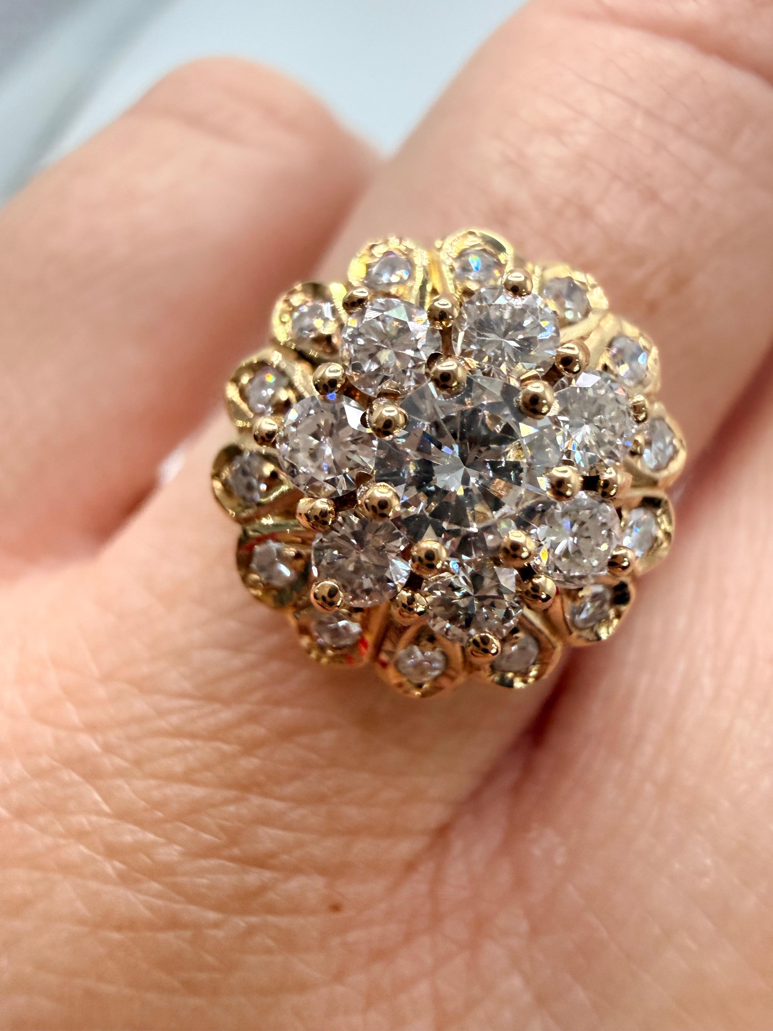 0.75ct Bague florale unique faite à la main or jaune 18KT année inconnue en vente 2