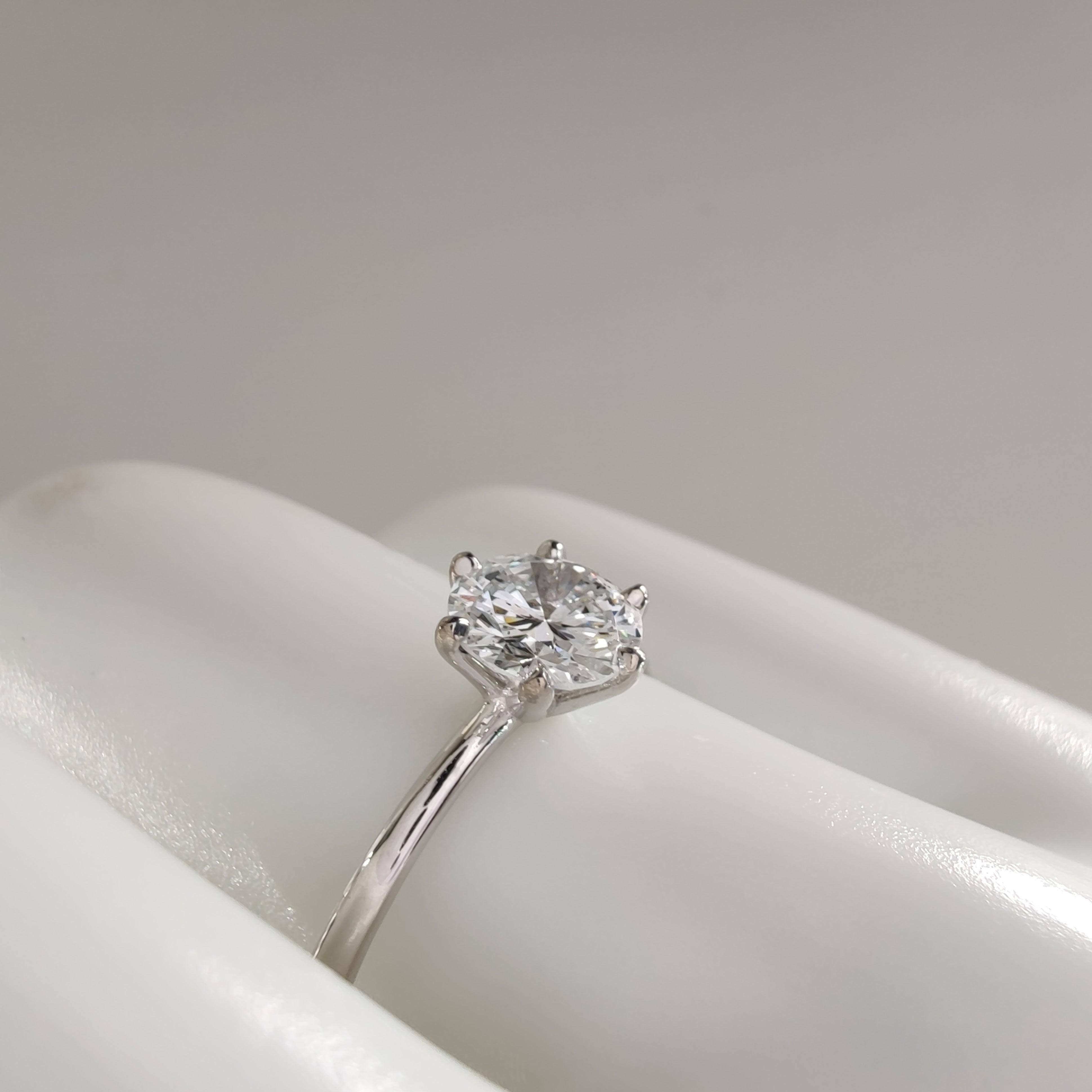 0.75ct Natural Diamond Engagement Ring 18K White Gold – IGI Certified gift In New Condition For Sale In Sant Josep de sa Talaia, IB