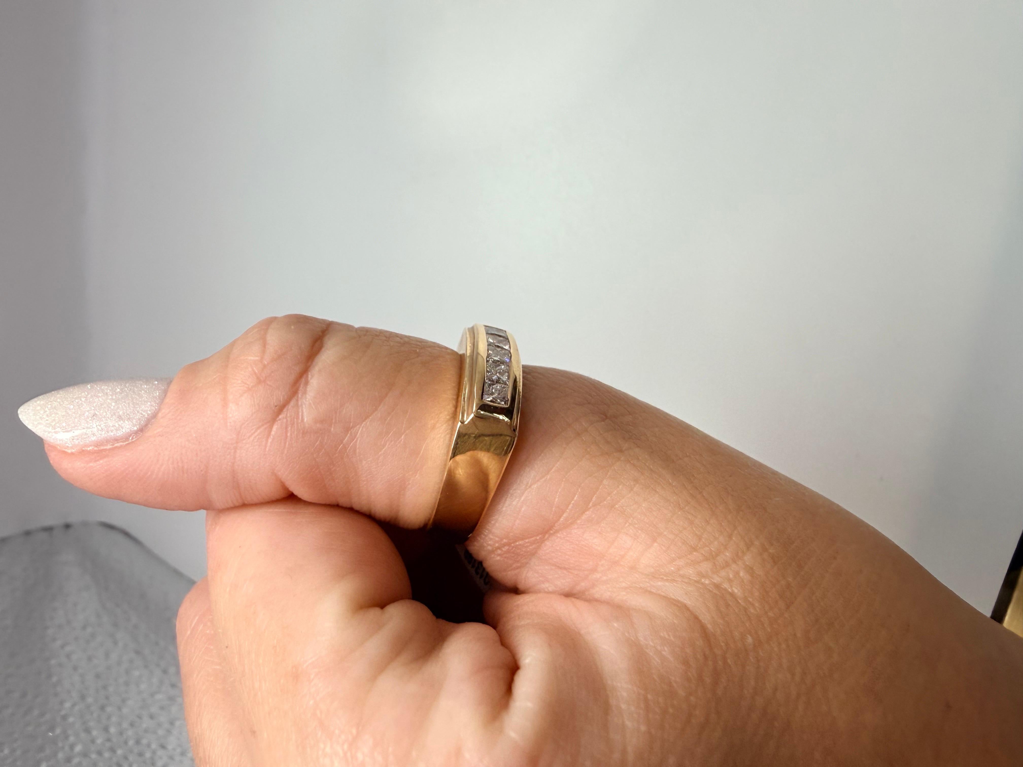 0,75ct Prinzessinnenschliff Diamant Ehering Größe 9 im Angebot 4