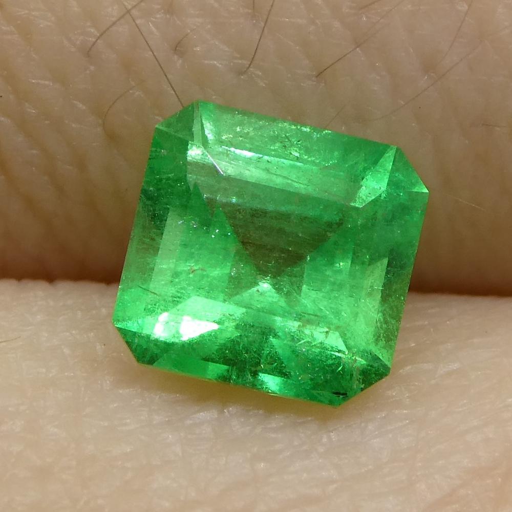 0.75ct Square Green Emerald from Colombia For Sale 3