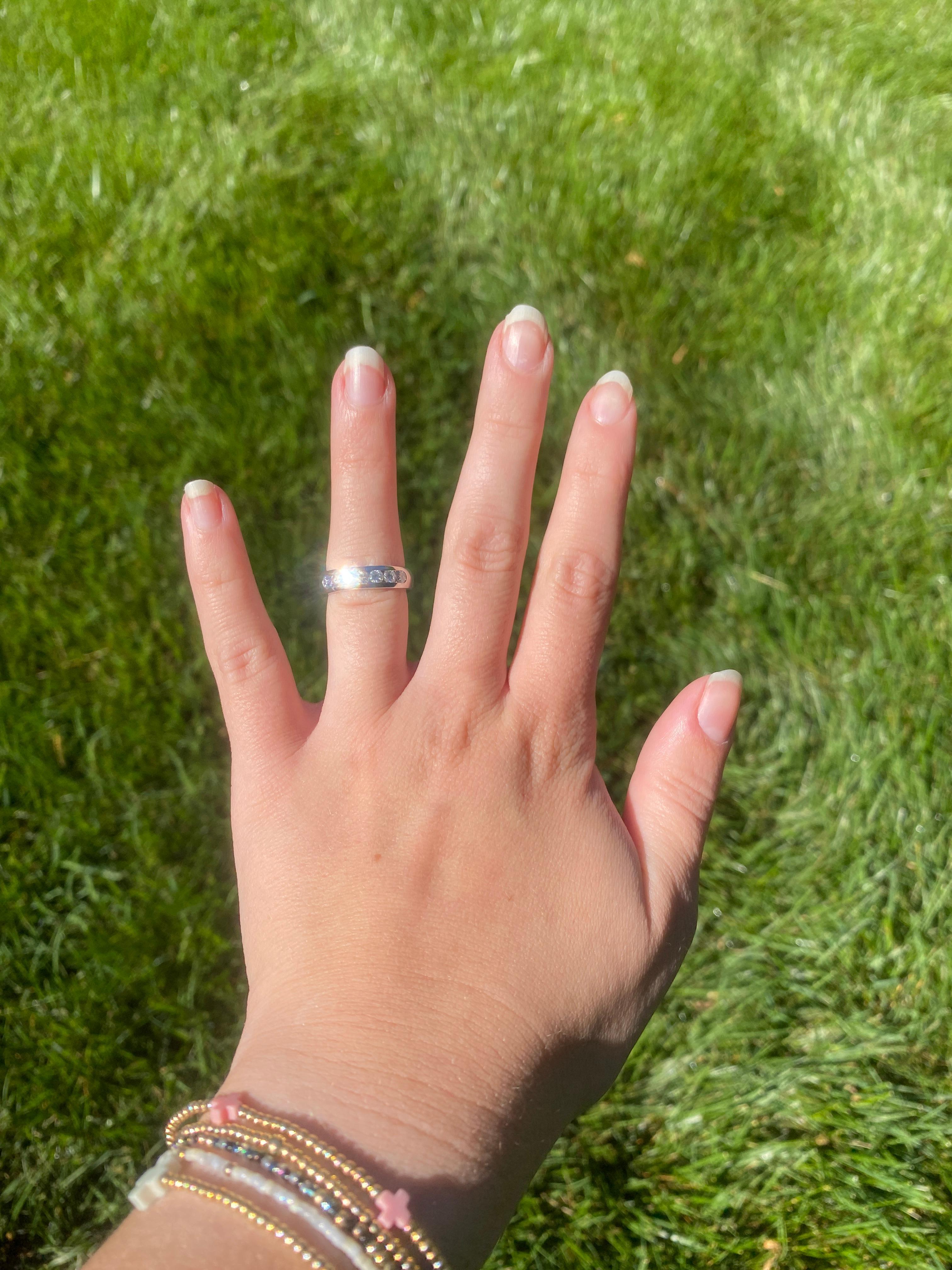 Bague à anneau en platine avec diamant 0,75 carat, taille de bague 6 en vente 1