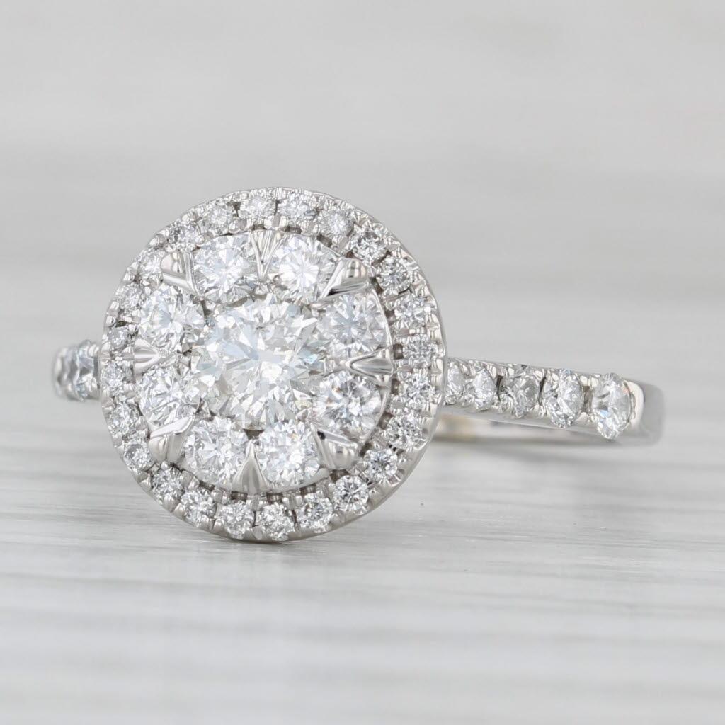 Anello di fidanzamento a forma di cluster di diamanti da 0,75 carati in oro bianco 14k, misura 5,75 in vendita 1