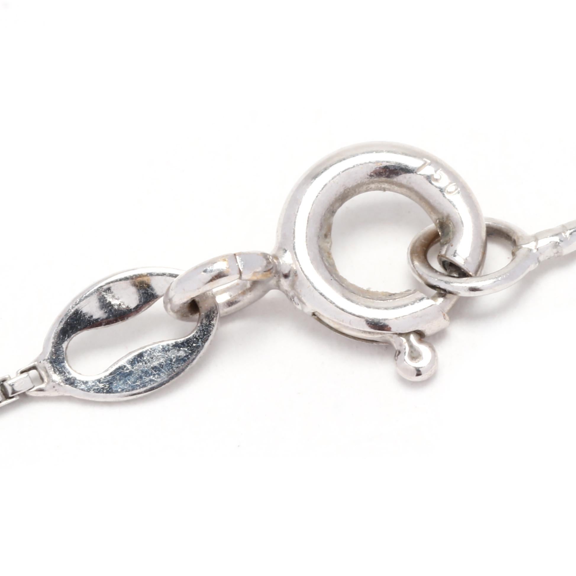 Collier pendentif halo de diamants émeraude poire de 0,75 ctw, or blanc 18 carats, longueur 16,25 Bon état - En vente à McLeansville, NC
