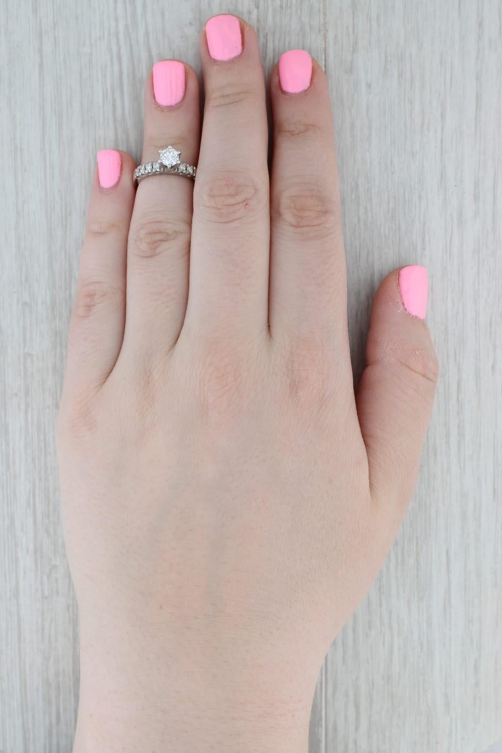 0.75ctw Anillo de Compromiso de Diamante Redondo 14k Oro Blanco Talla 5 VS2 en venta 4