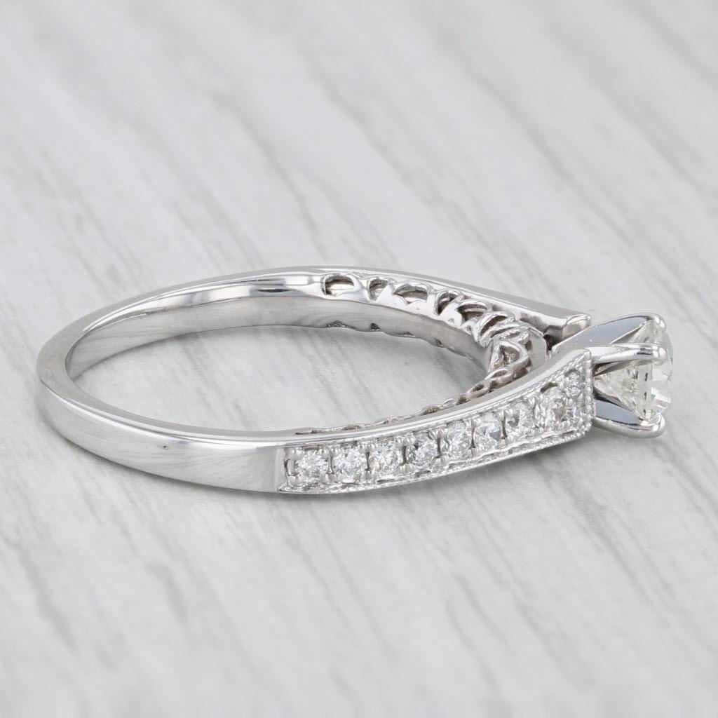 Informationen zu Edelsteinen:
- Natürlicher Diamant -
Karat - 0,45ct 
Schliff - Rundbrillant
Farbe - G - H
Reinheit - SI2 

- Natürliche Diamanten -
Karat gesamt - 0,30ctw
Schliff - Rundbrillant
Farbe - G - H
Reinheit - VS2 - SI1

Metall: 14k