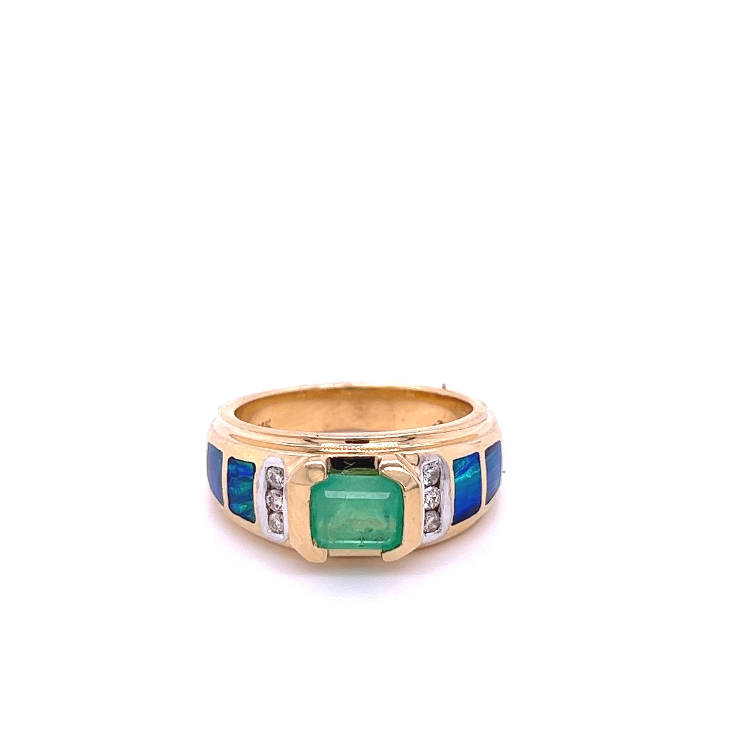 0.76 Carat Colombian Emerald and Inlaid Opal 14k Yellow Gold Ring In New Condition For Sale In Miami, FL