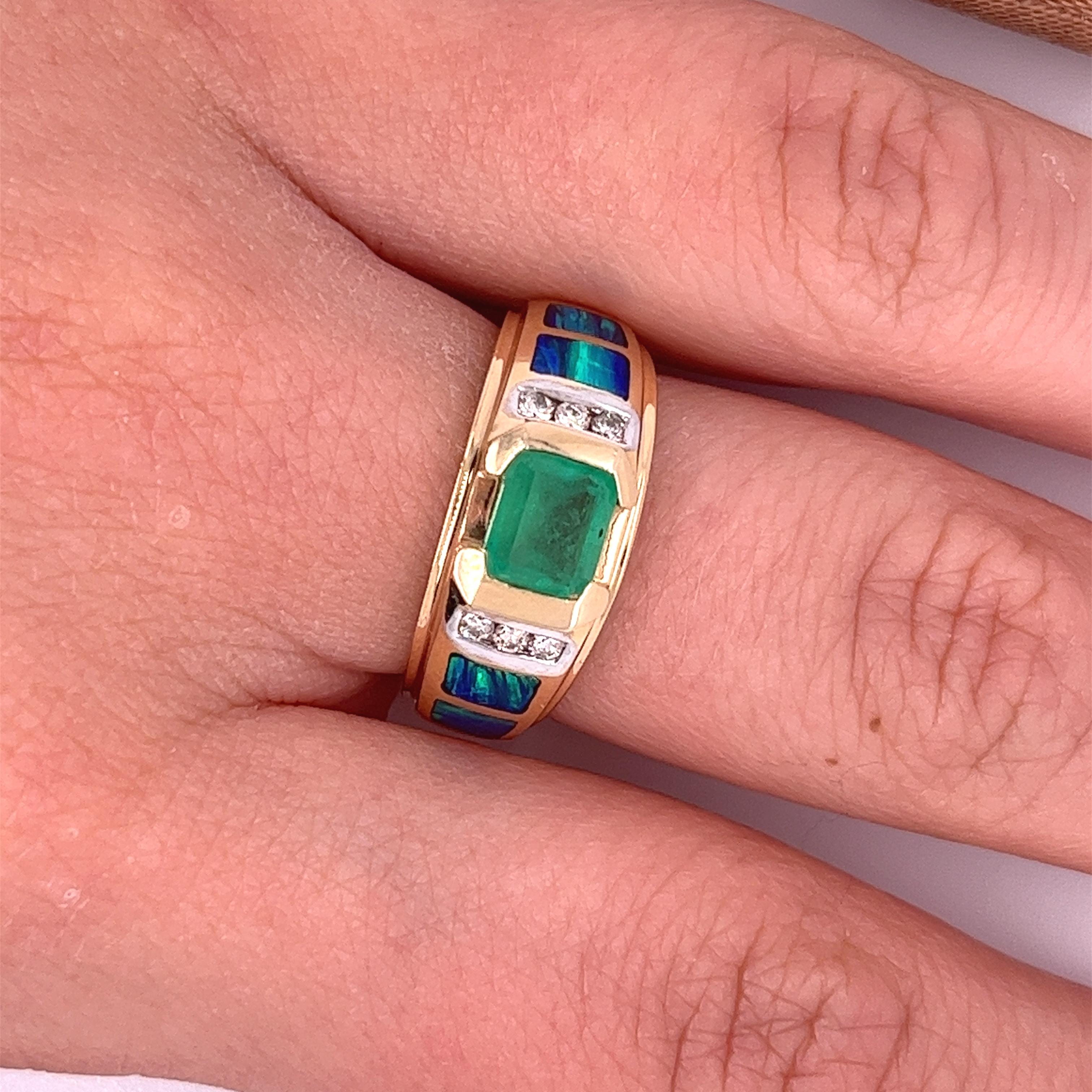 Women's or Men's 0.76 Carat Colombian Emerald and Inlaid Opal 14k Yellow Gold Ring For Sale