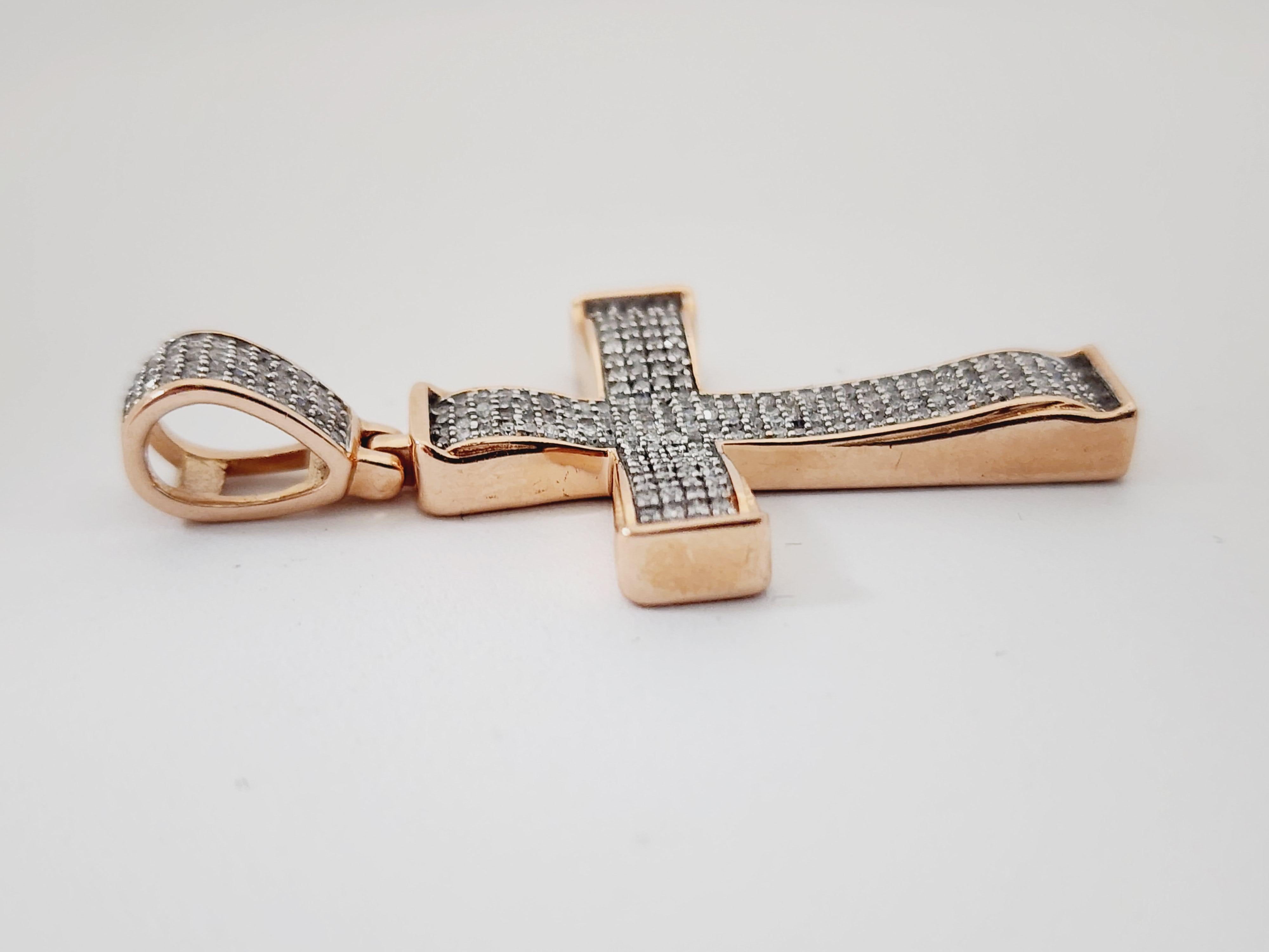 0.76 Carat Diamond Cross Pendant 14 Karat Rose Gold In New Condition In Great Neck, NY