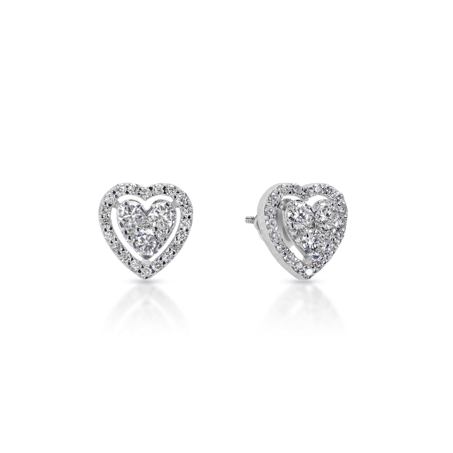 Round Cut 0.76 Carat Hear Shaped Round Brilliant Heart Diamond Stud Earrings Certified For Sale