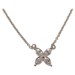 Collier en platine avec diamants taille marquise de 0,76 carat