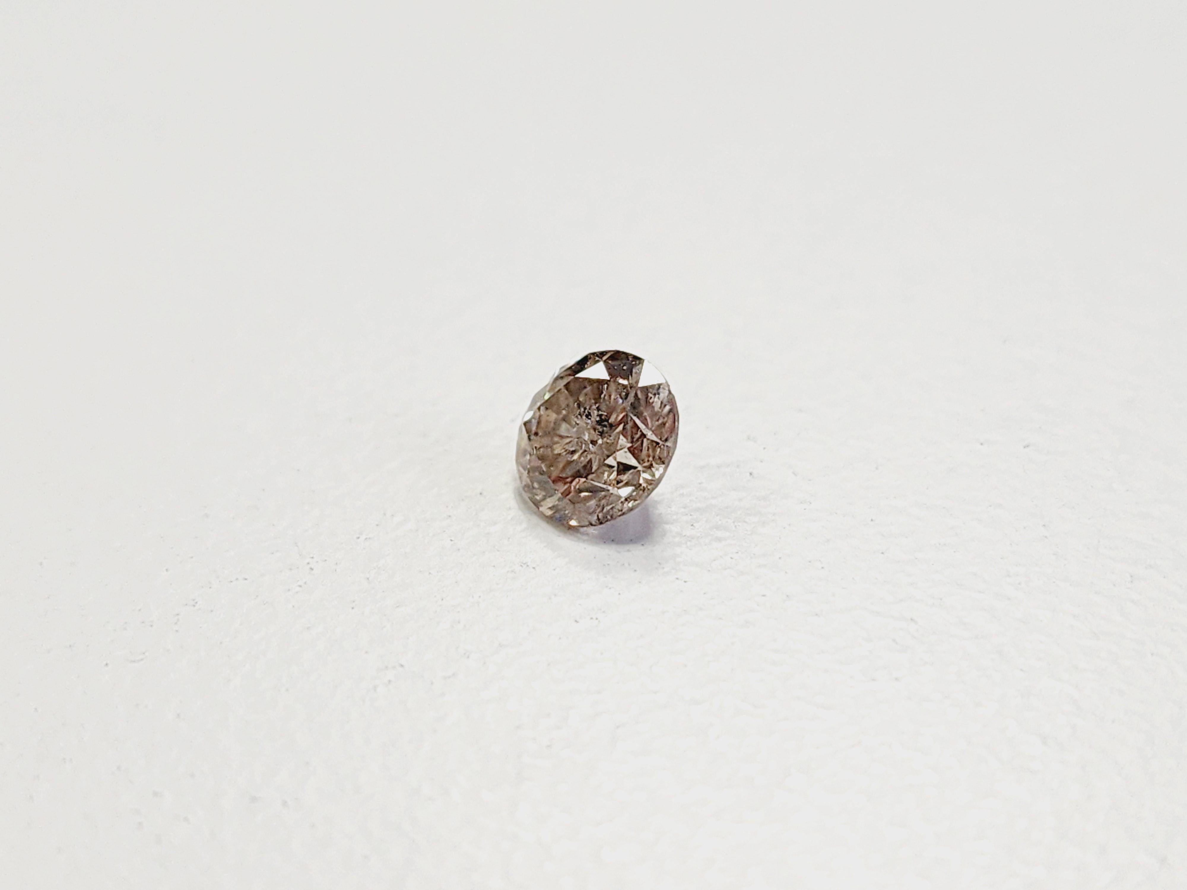 SOLDE DE FÊTE Diamant rond de 0,76 carat de couleur naturelle Brown Light Neuf - En vente à Great Neck Plaza, NY