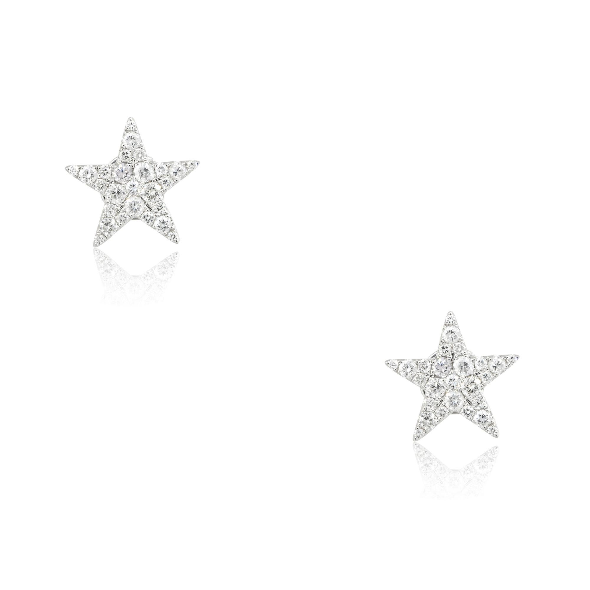 18k White Gold 0.76ctw Pave Diamond Star Stud Earrings
Material: 18k White Gold
Diamond Details: Approximately 0.76ctw of Pave set, Round Brilliant cut Diamonds. Diamonds are arranged in the shape of a star and there are 52 stones total
Earring