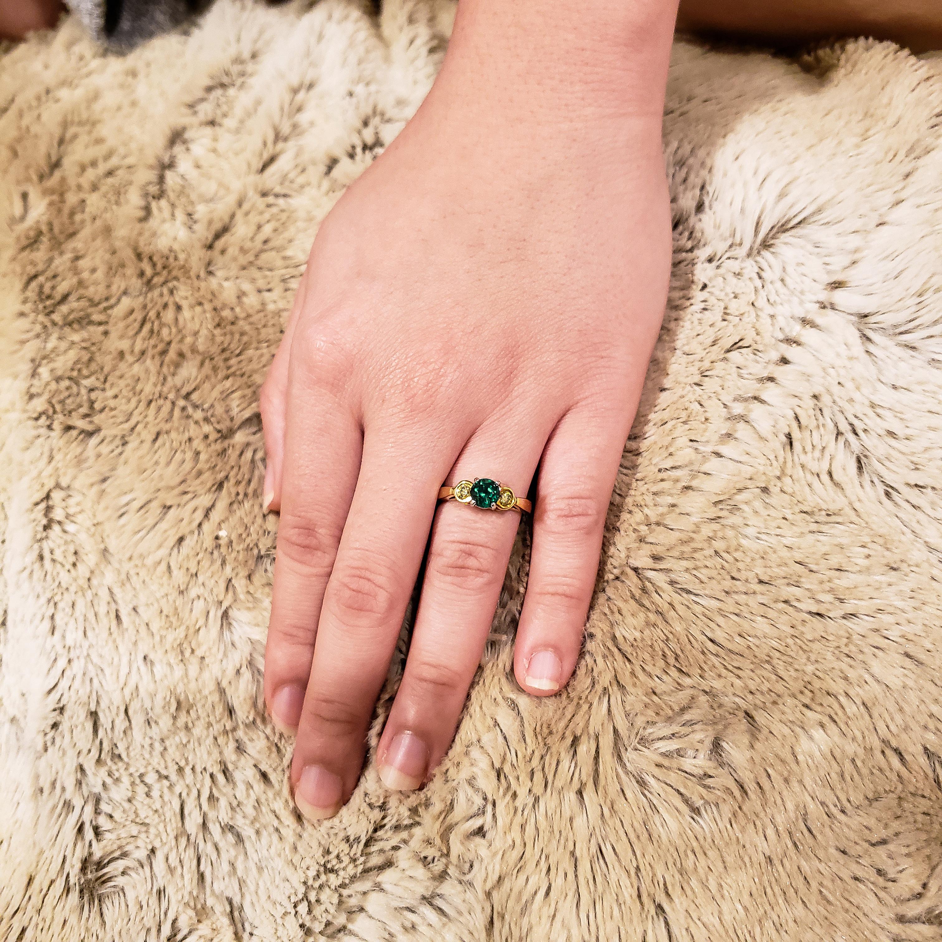 0.76 Carat Round Green Emerald and Yellow Diamond Three-Stone Engagement Ring In Excellent Condition For Sale In New York, NY