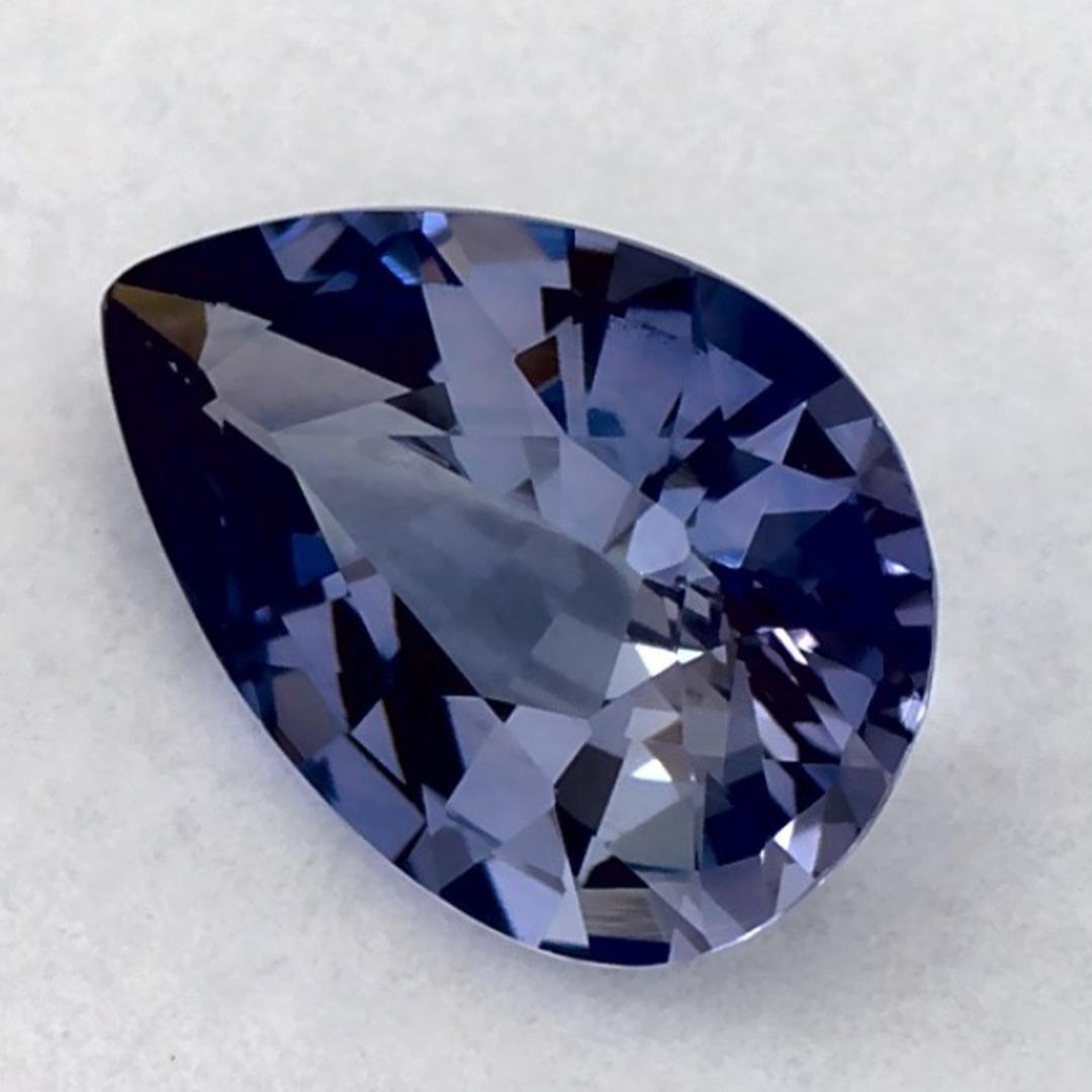Ce saphir bleu naturel offre élégance et sophistication. Avec sa riche saturation de couleurs et sa coupe précise, il constitue la pièce maîtresse parfaite pour une bague de fiançailles ou une conception de bijoux de luxe.

Ce saphir provient du Sri