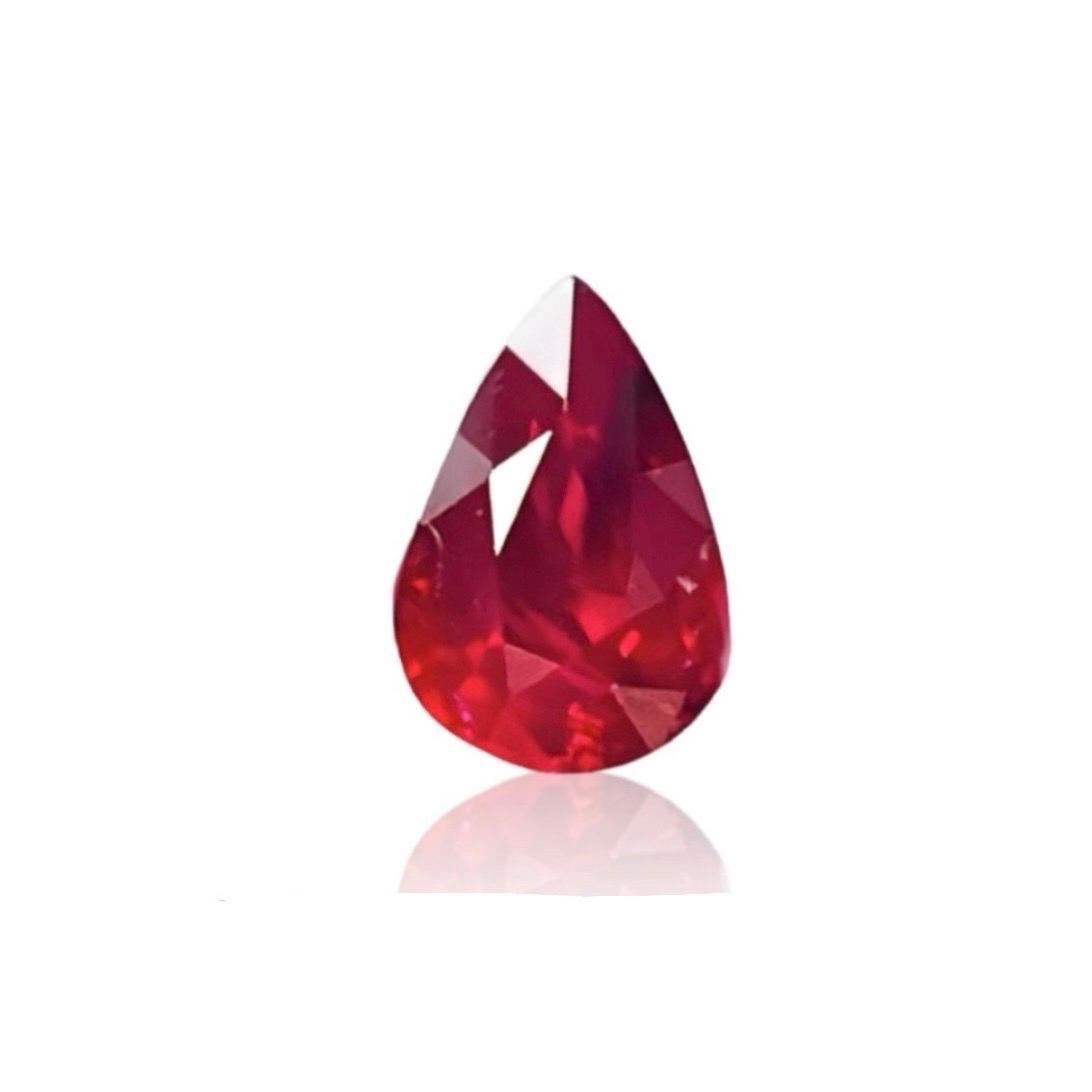 Taille poire 0.76 Ct GIA Certified Natural Unheated Burma Ruby Pigeon Blood Color Gemstone (pierre précieuse de couleur sang de pigeon) en vente
