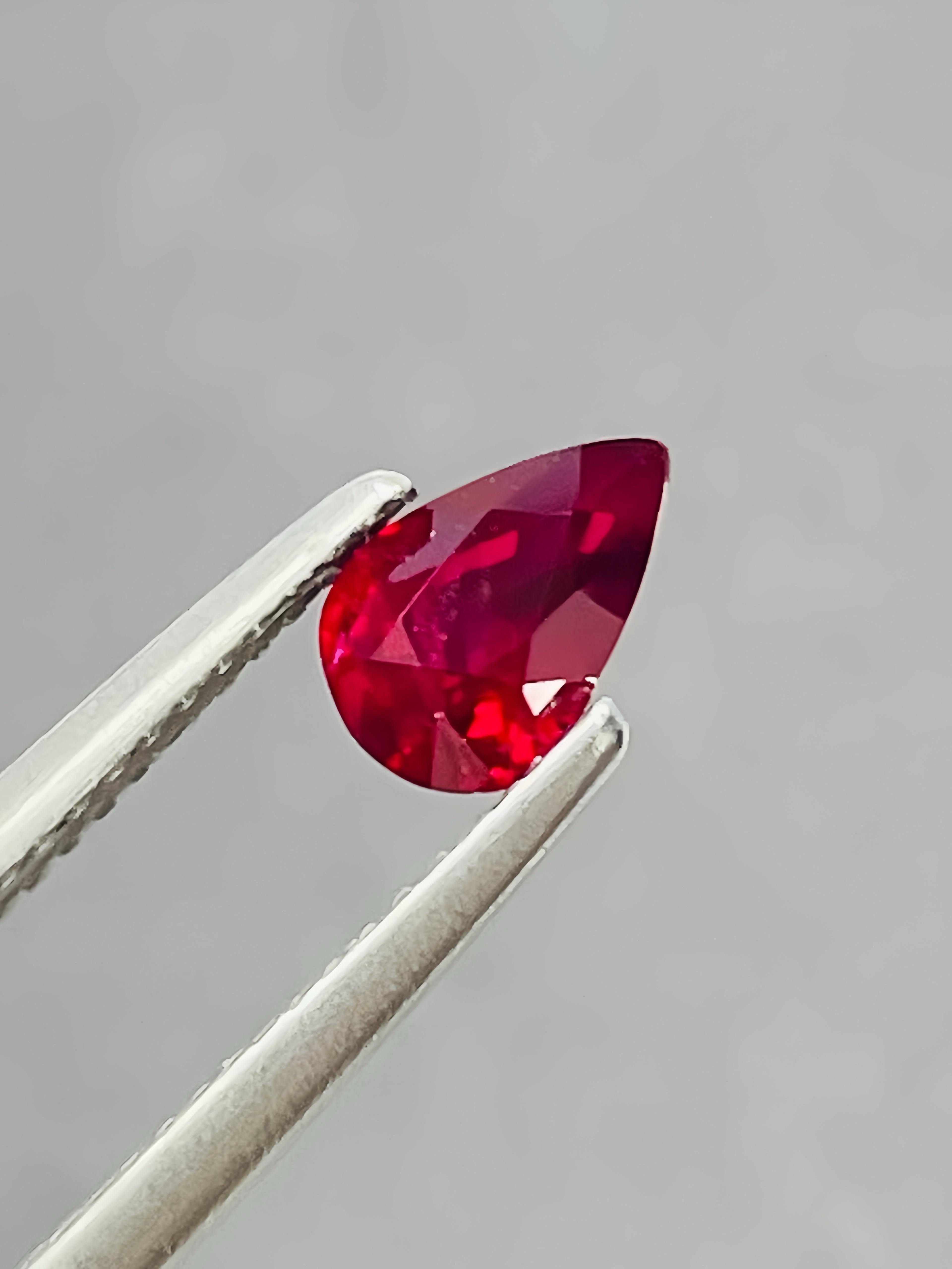 0.76 Ct GIA Certified Natural Unheated Burma Ruby Pigeon Blood Color Gemstone In New Condition For Sale In bangkok, TH