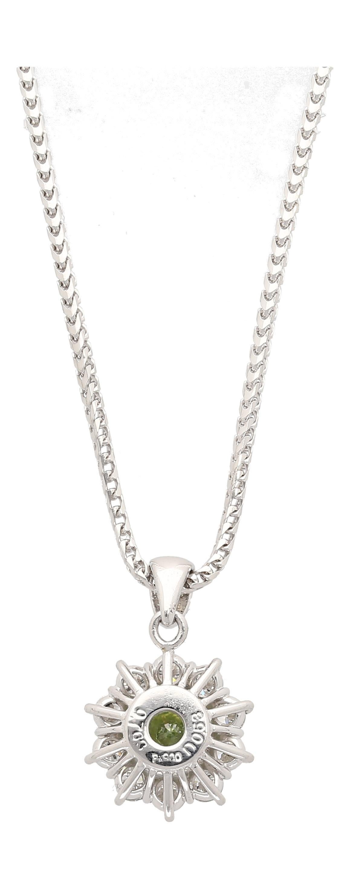 Taille ronde Collier chaîne blé en or 18 carats avec pendentif en platine flottant et diamant vert de 0,76 carat poids total en vente