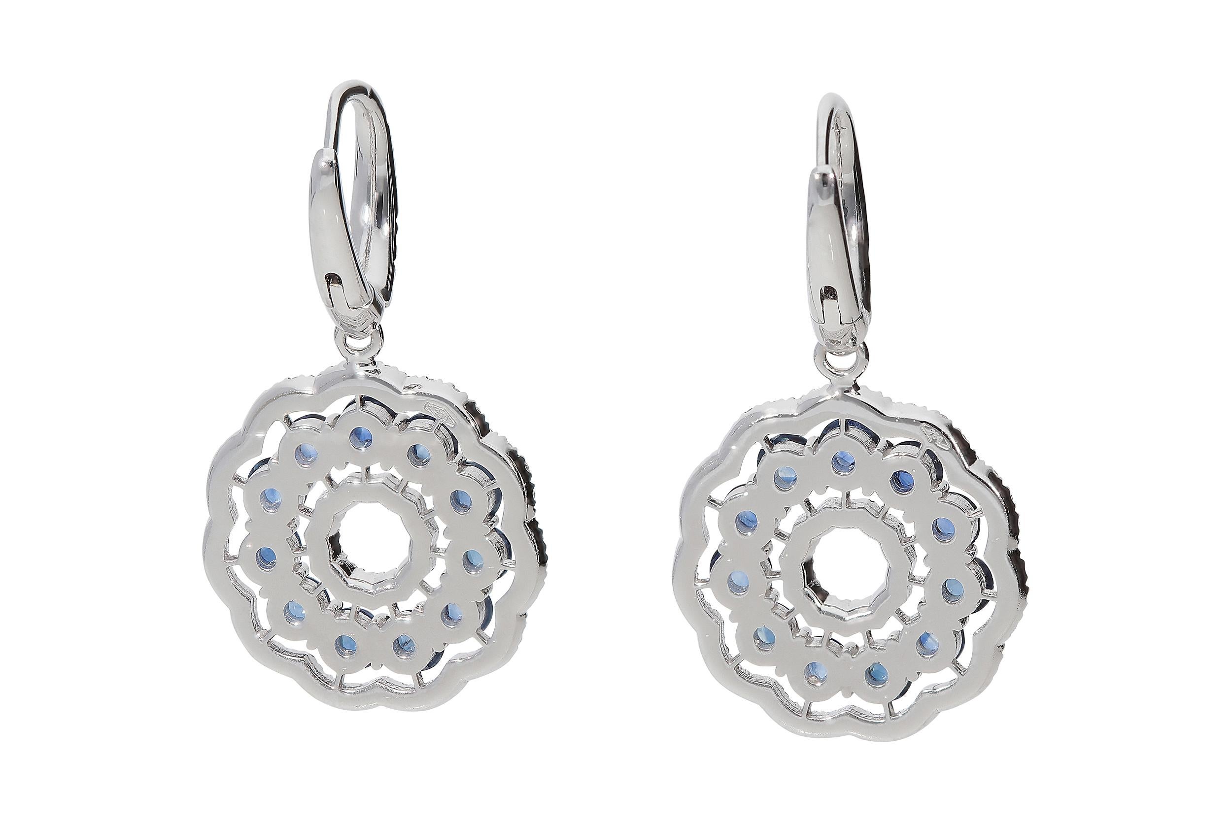 Round Cut 0.76 White GVS Diamonds 3.01 Rose Cut Blue Sapphires 18kt Gold Dangle Earrings For Sale