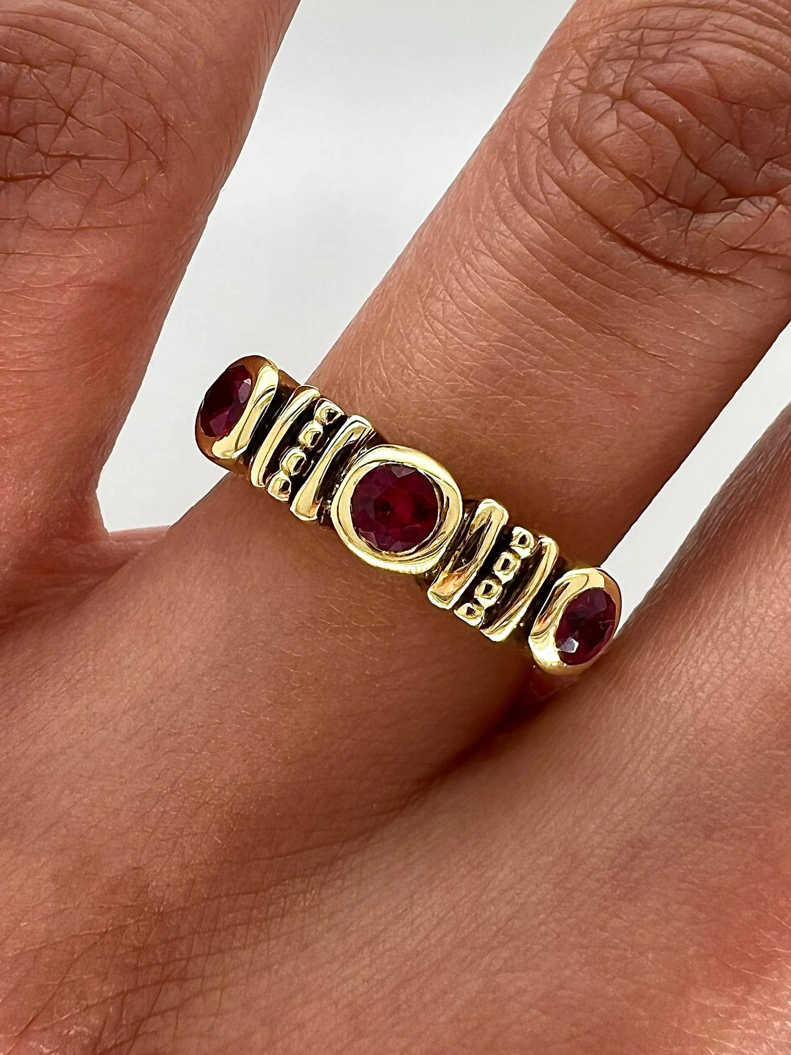 0.76 Carat Ruby Ladies Ring In New Condition For Sale In New York, NY