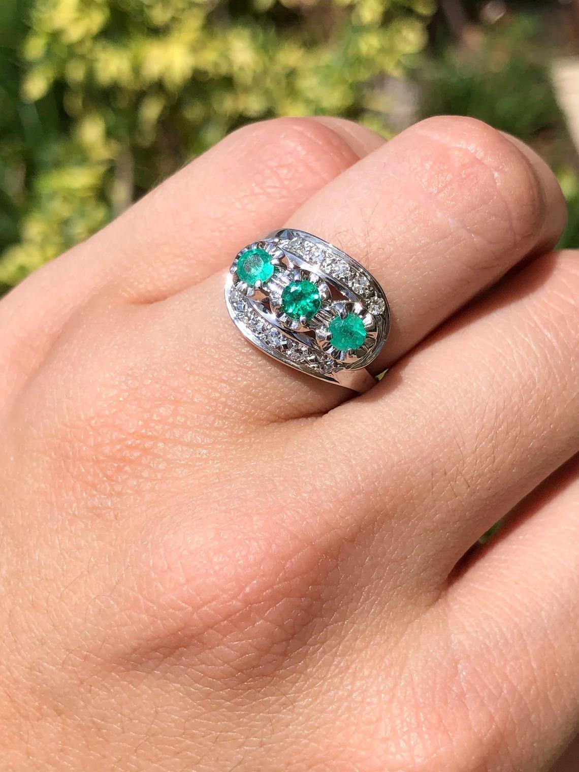Art Deco 0.76tcw 14K Colombian Emerald-Round Cut & Diamond Vintage Gold Ring For Sale