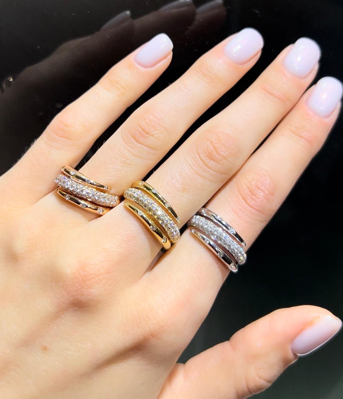 0.77 Carat Diamond Spiral Ring 18K White Gold  Pour femmes en vente
