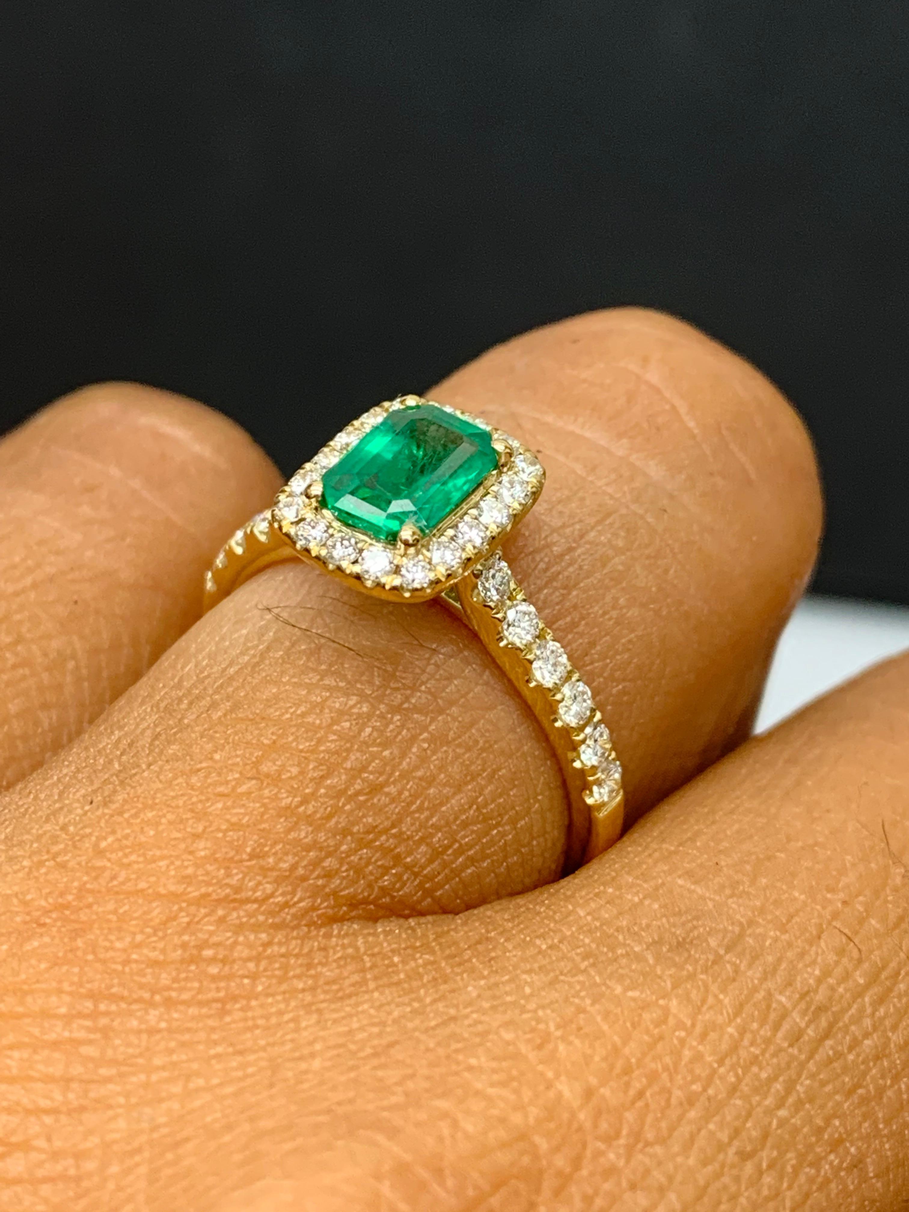 Bague de fiançailles en or jaune 18 carats, diamant émeraude de 0,77 carat Neuf - En vente à NEW YORK, NY