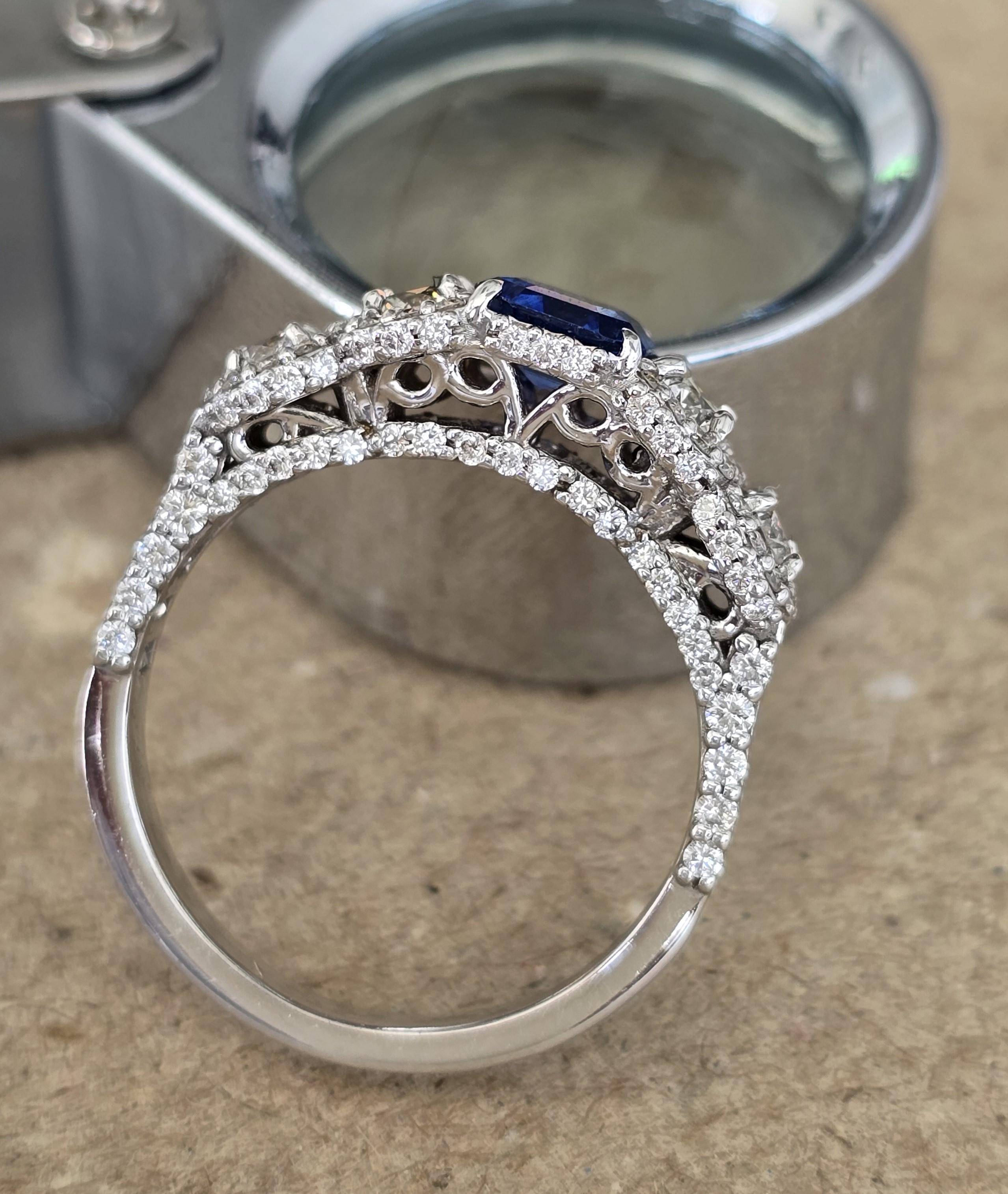 0.77 Carat Emerald Sapphire Ring For Sale 1