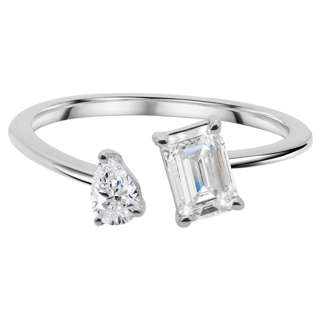 For Sale:  0.77 Carat Natural Pear Emerald Cut Diamond Toi et Moi Ring 18K White Gold