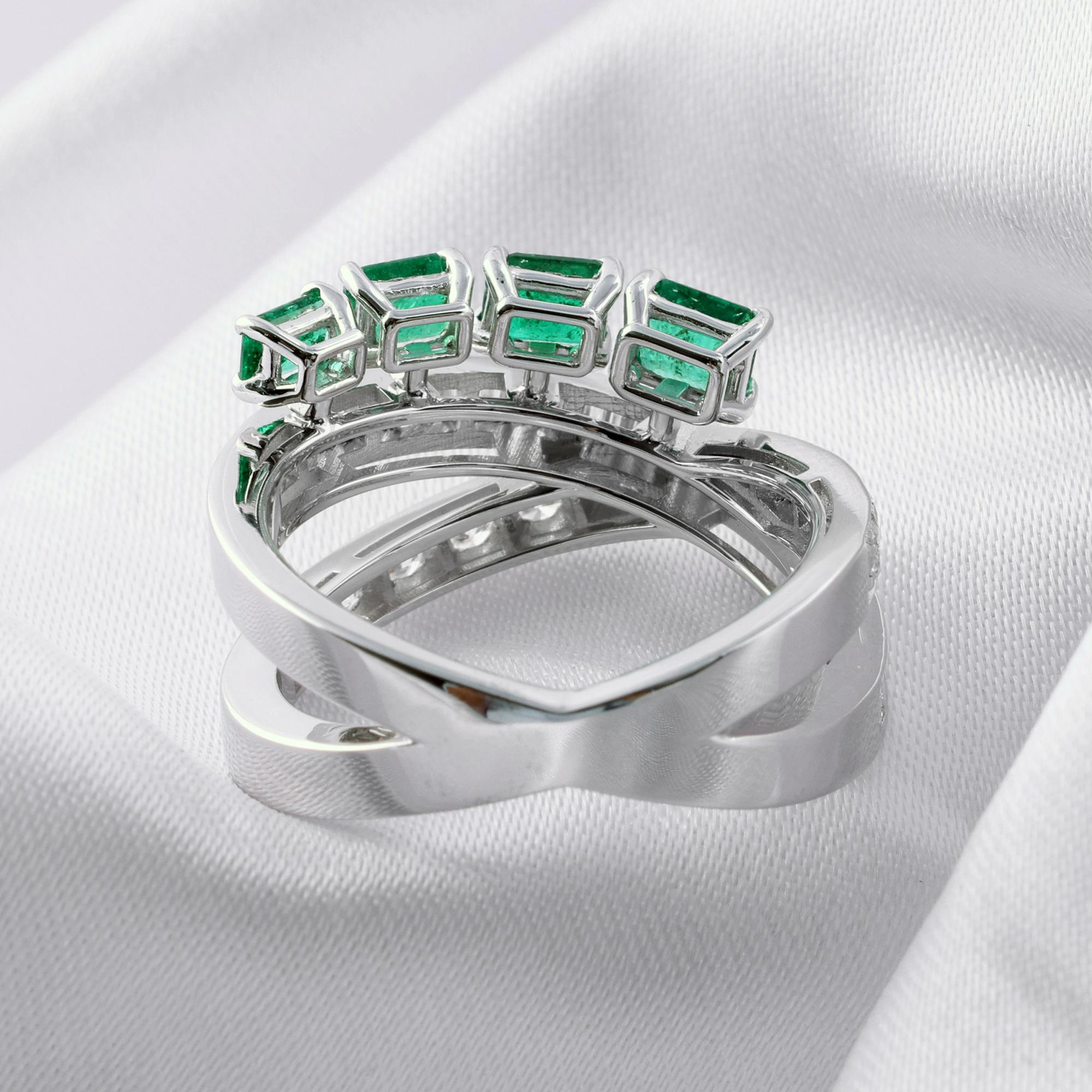 Im Angebot: 0.77 Carat Zambian Emerald 0.78 Ct SI/H Diamond Criss Cross Ring 18k White Gold () 2