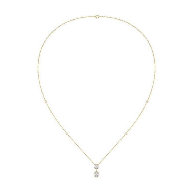 Vue d'ensemble :
Le délicat collier de la Collection S est une pièce étonnante et raffinée, avec 0,77 carats de diamants marquises sertis dans de l'or jaune 18 carats. Ce collier associe la forme unique des diamants marquise à la teinte chaude de