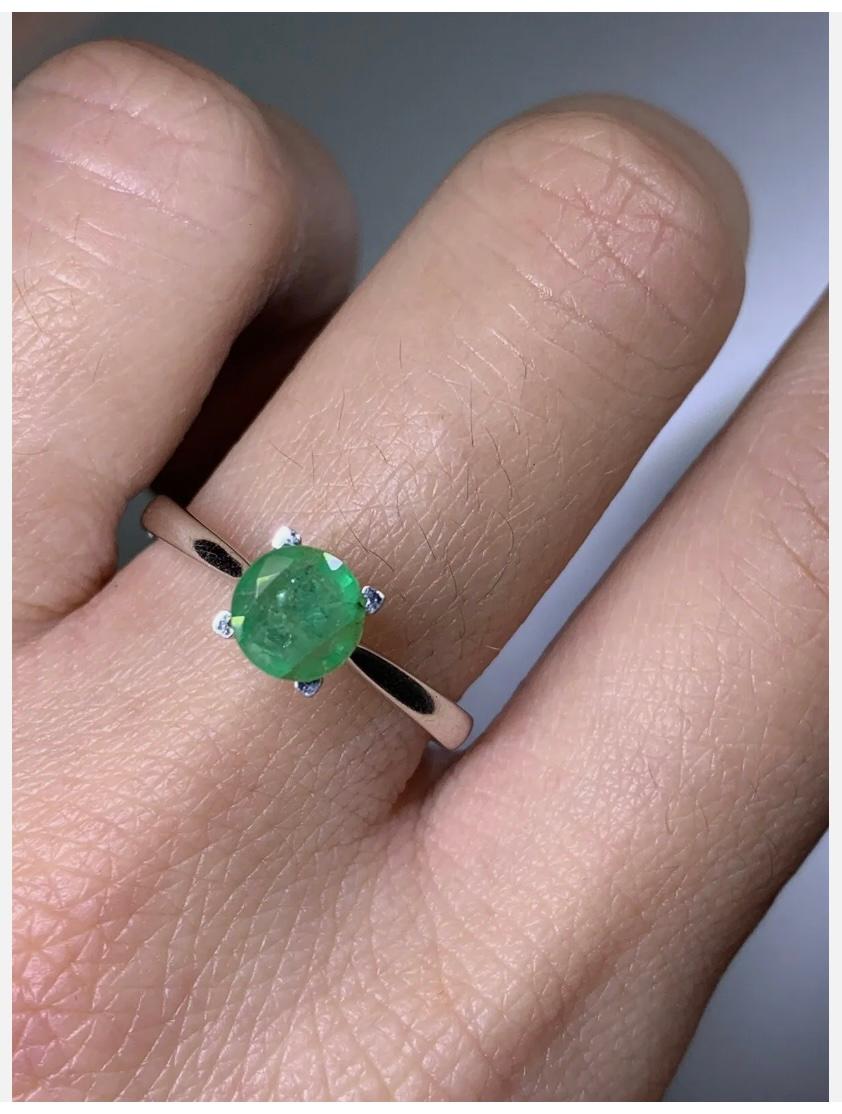 Modern 0.77ct Colombian Emerald Solitaire Engagement Ring In 18k White Gold For Sale