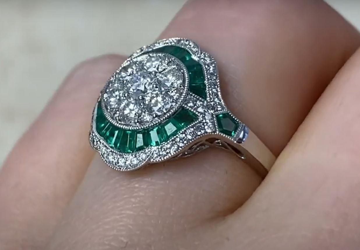 0.77ct Round Brilliant Cut Diamond Cluster Ring, Diamond&Emerald Halo, Platinum For Sale 1