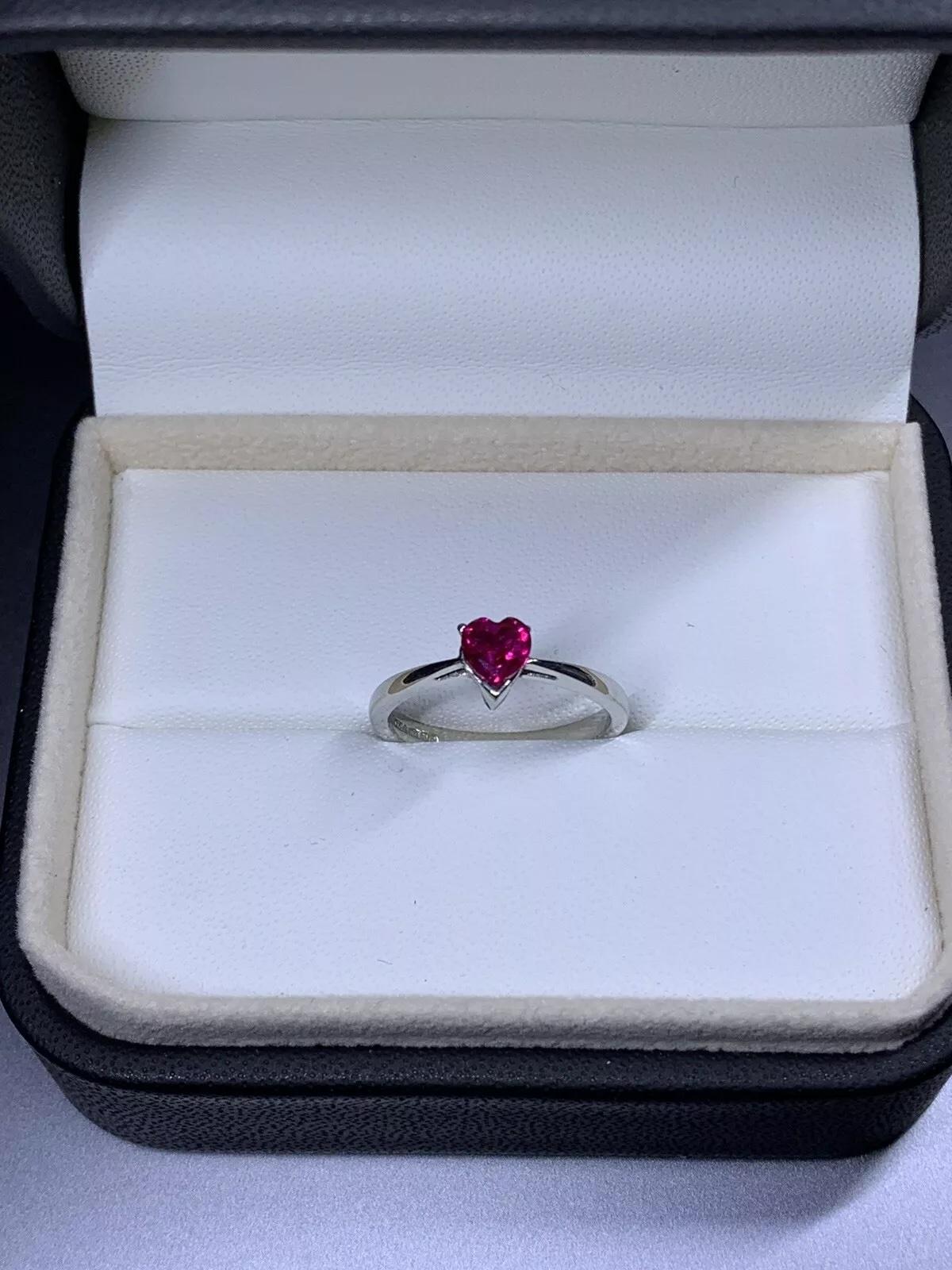 0.77ct Ruby heart engagement ring in platinum. In New Condition For Sale In London, GB