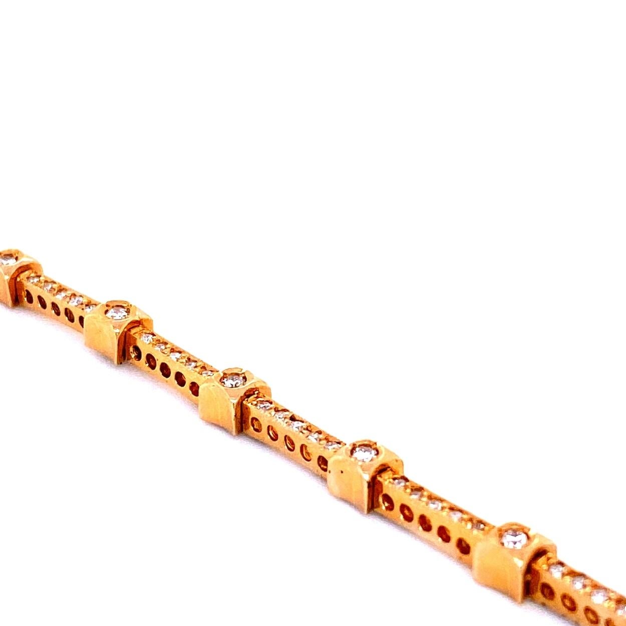 Taille ronde Bracelet tennis en or 14 carats avec diamants ronds sertis en serti clos et pavés de 0,78 carat en vente