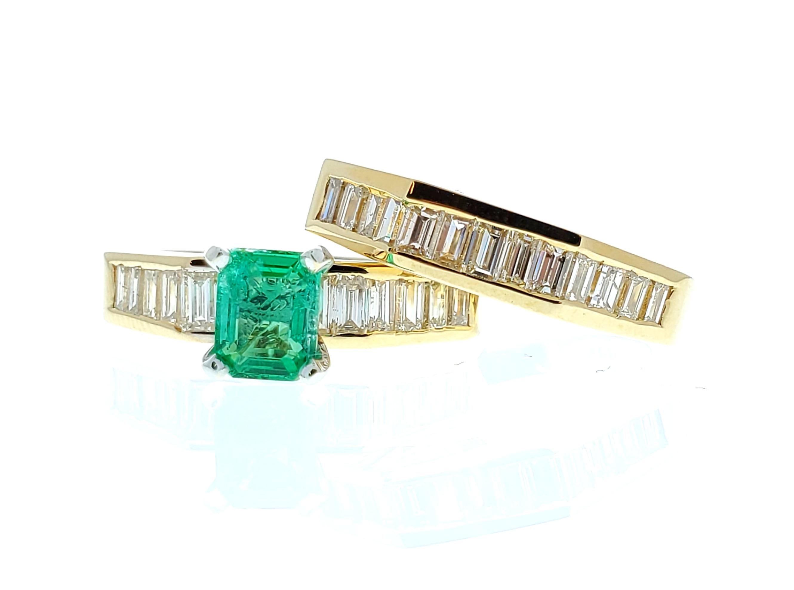 Contemporary 0.78 Carat Colombina Emerald and Diamond Ring Set in 14 Karat Yellow Gold