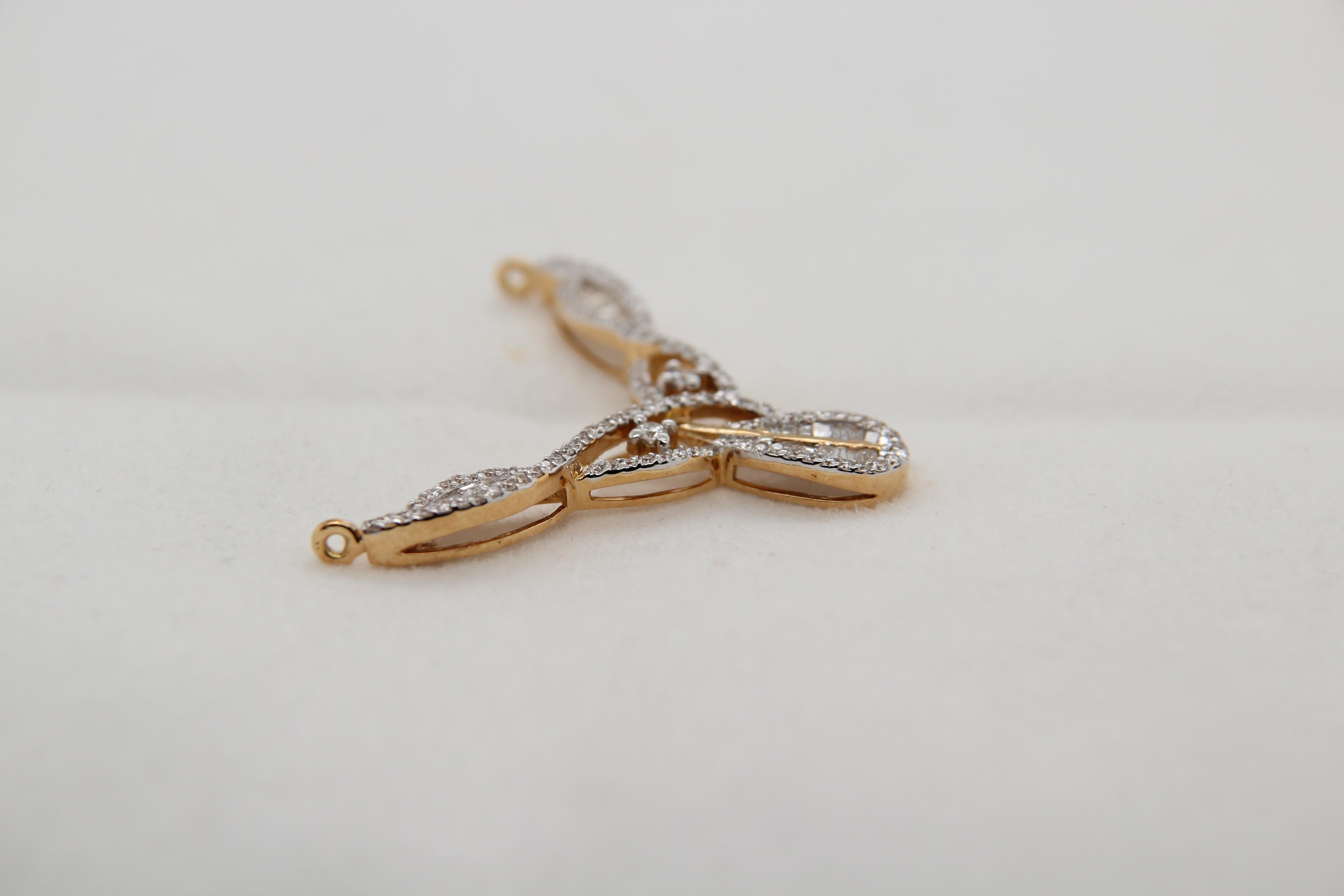 Ciondolo con diamante da 0,78 carati in oro 18 carati In condizioni Nuovo in vendita a Bangkok, TH