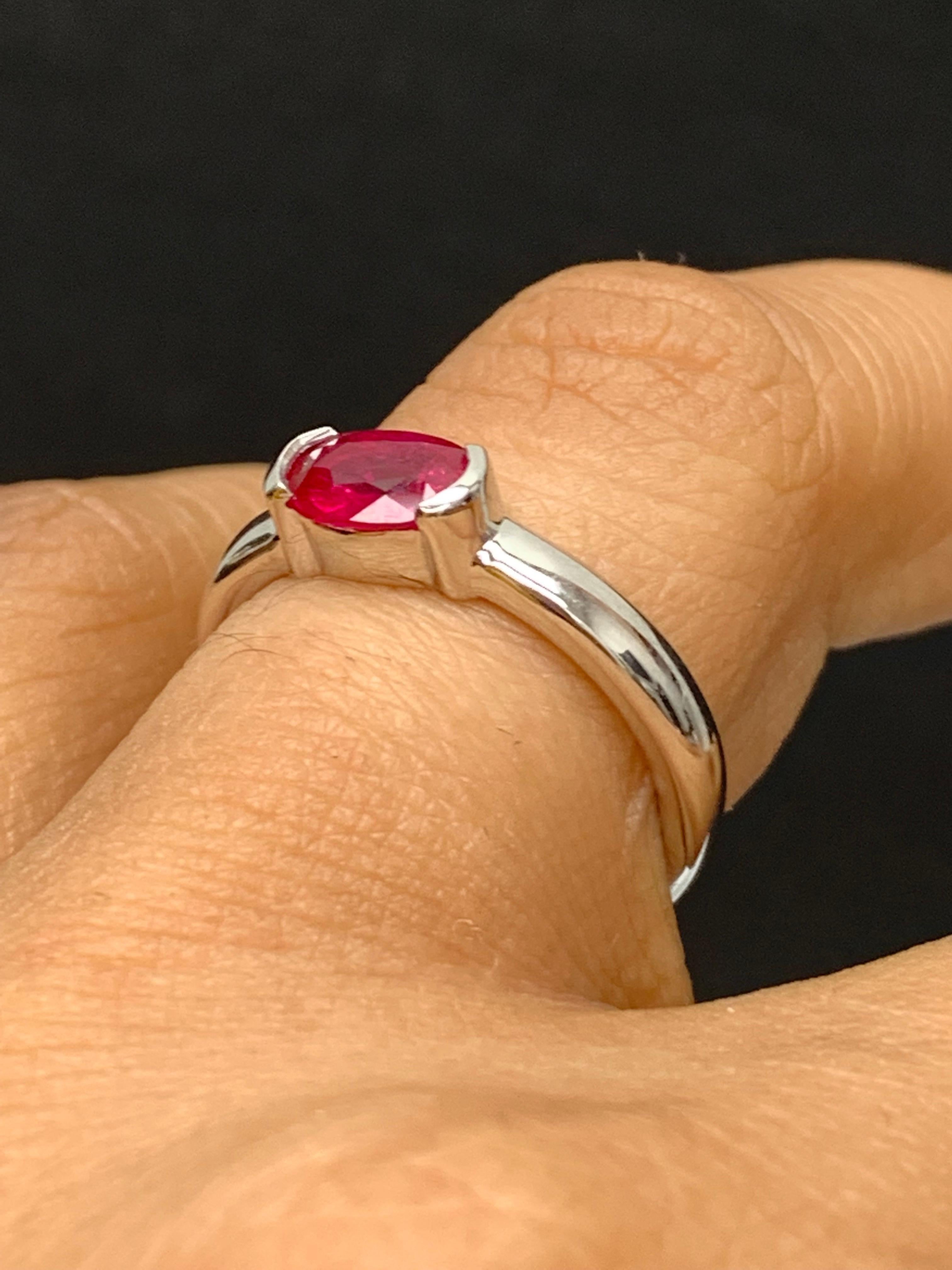 0.78 Carat Oval Cut Ruby Band Ring in 14K White Gold In New Condition For Sale In NEW YORK, NY