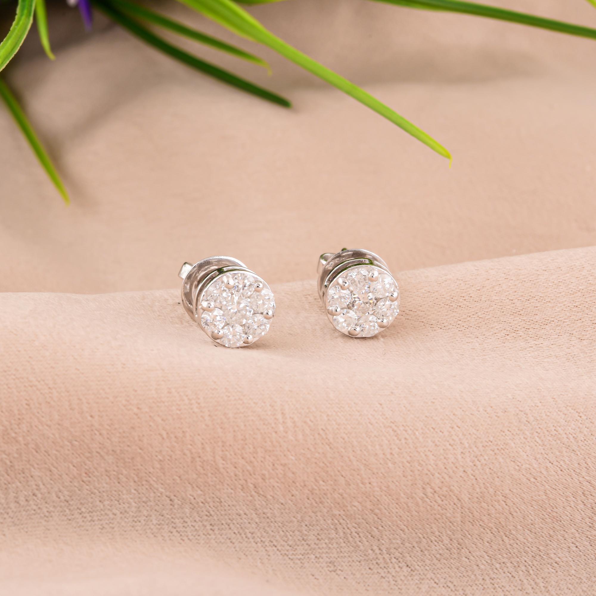 Moderne 0.78 Carat SI/H Round Brilliant Cut Diamond Stud Earrings 10 Karat White Gold en vente