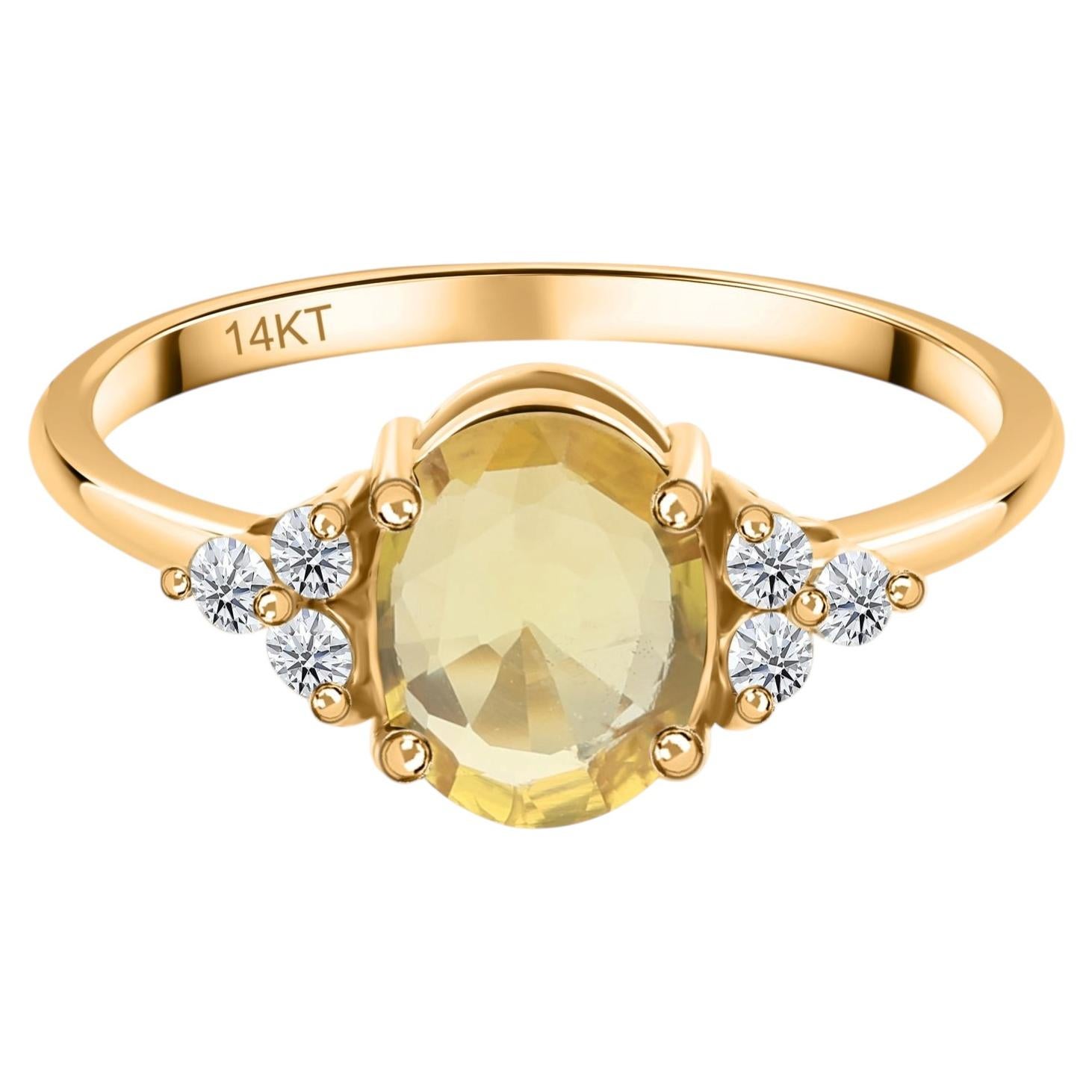 Zafiro amarillo ovalado de 0,78 qt Anillo de cóctel con diamantes SI/H de 0,11 qt Oro amarillo de 14 quilates