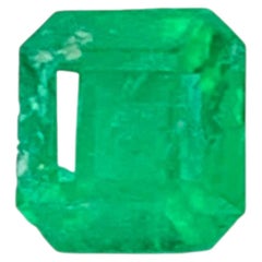 0.78 Carats Pakistan Emerald Gemstone 0.78 Carats Pakistan Emerald Gemstone 0.7