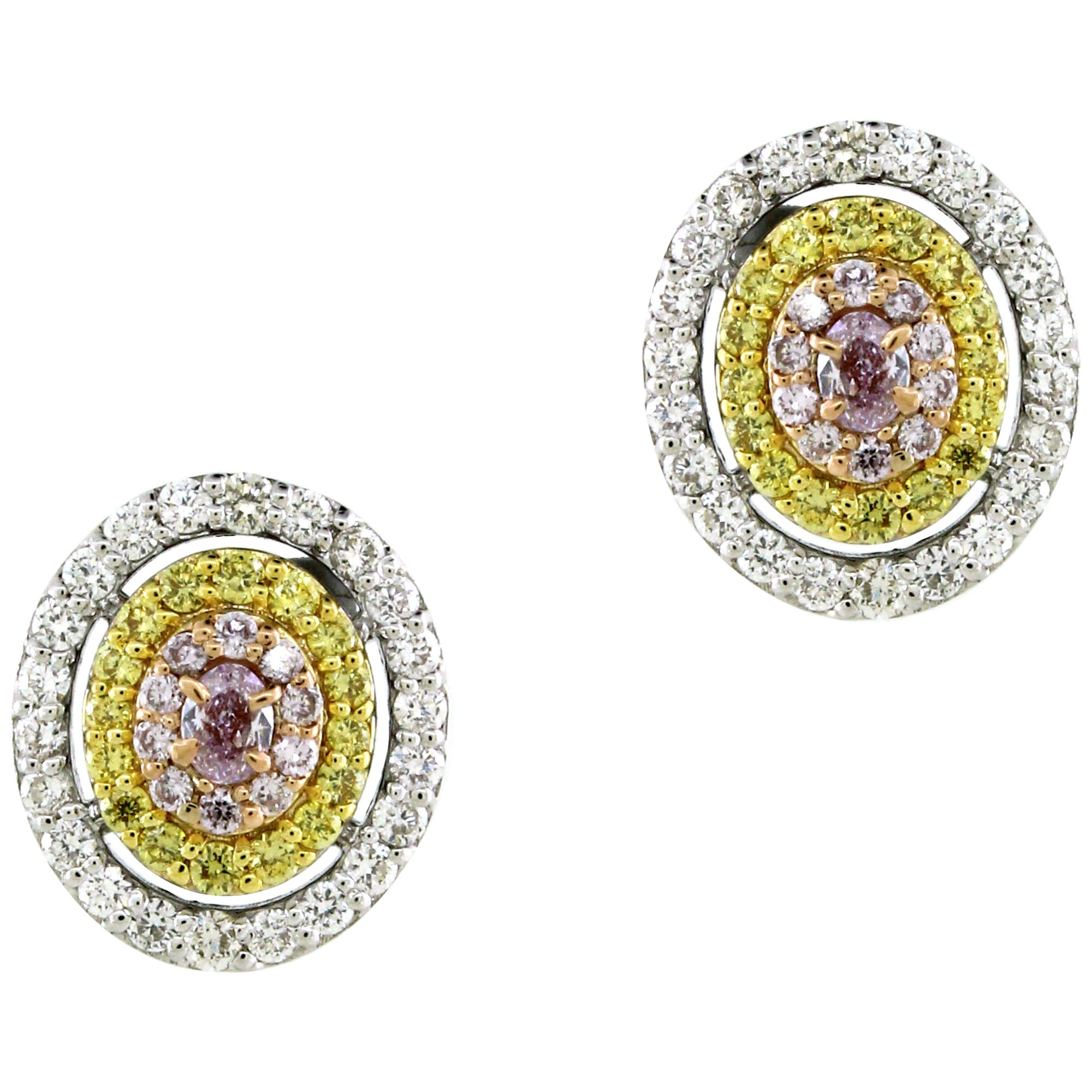 Clous d'oreilles de diamants de couleur fantaisie 0,78 carat en vente