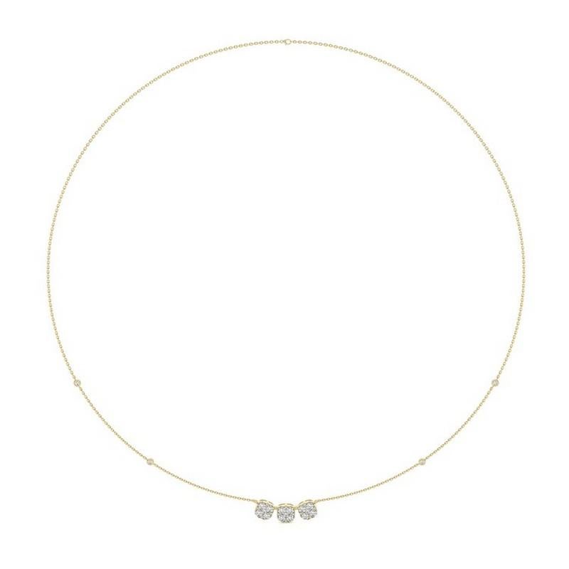 Poids total en carats :
Cet élégant collier pendentif de la Collection Saine Lune présente un poids total de 0.78 carat, mettant en valeur l'éclat de diamants soigneusement sélectionnés dans un captivant design triple coussin.

Les diamants :
Le