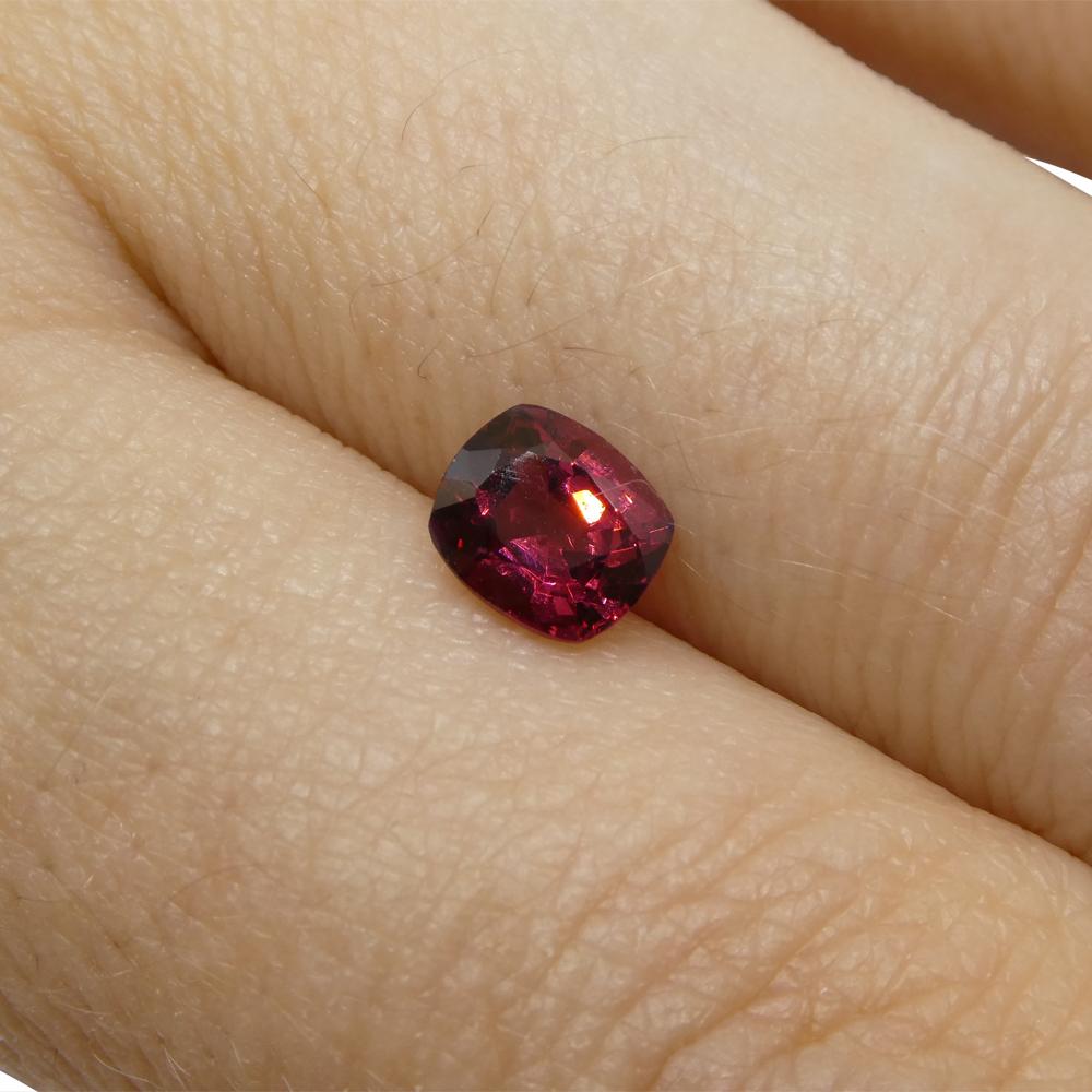 Spinello rosso a cuscino 0.78ct dallo Sri Lanka in vendita 8